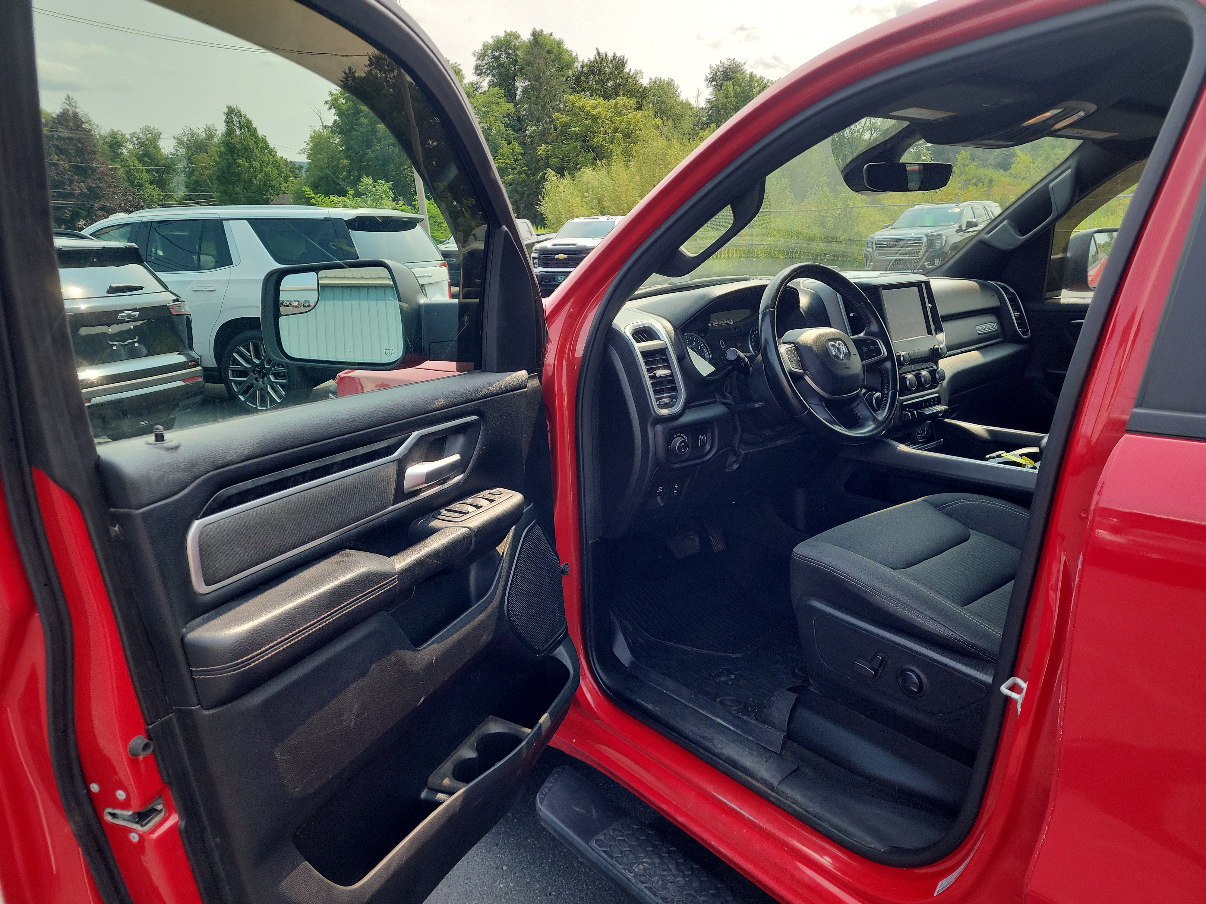 2022 RAM 1500 Big Horn Quad Cab 4x4 6'4" Box