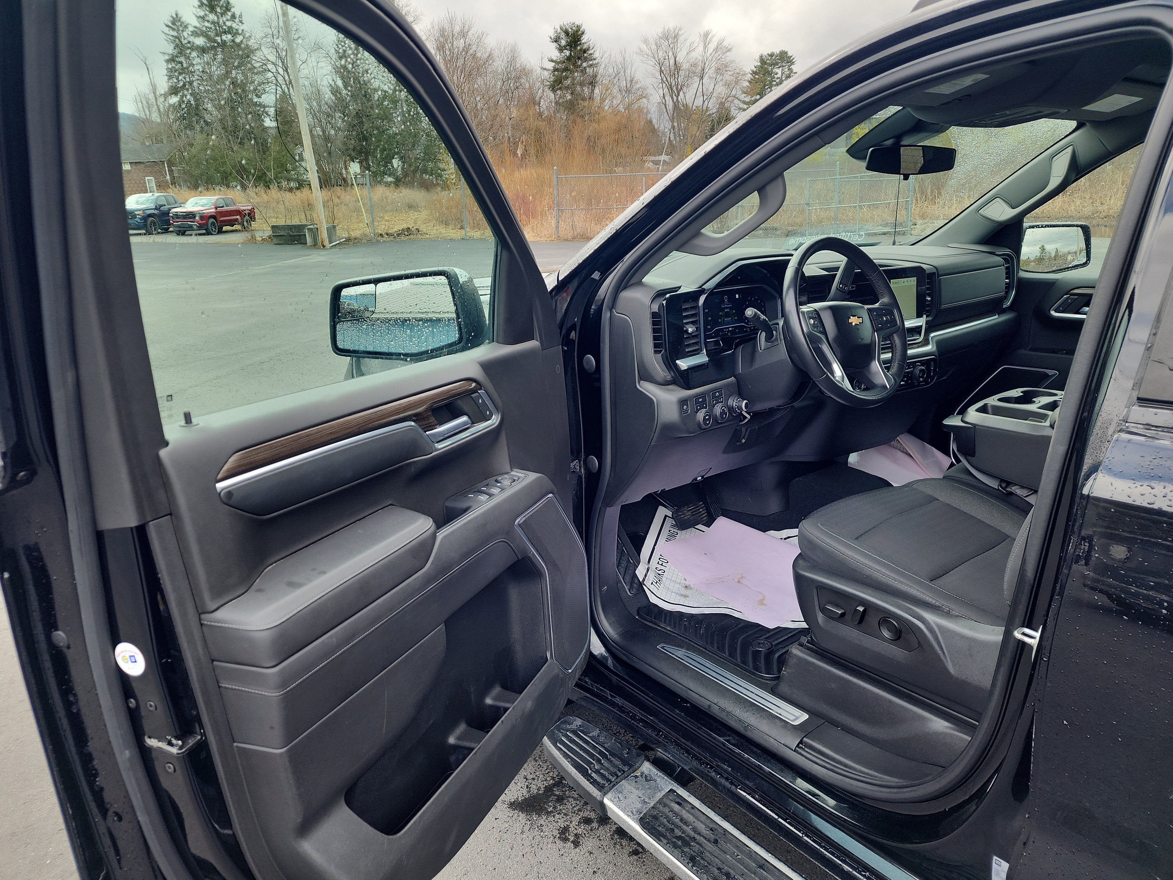 2022 Chevrolet Silverado 1500 LT (2FL)