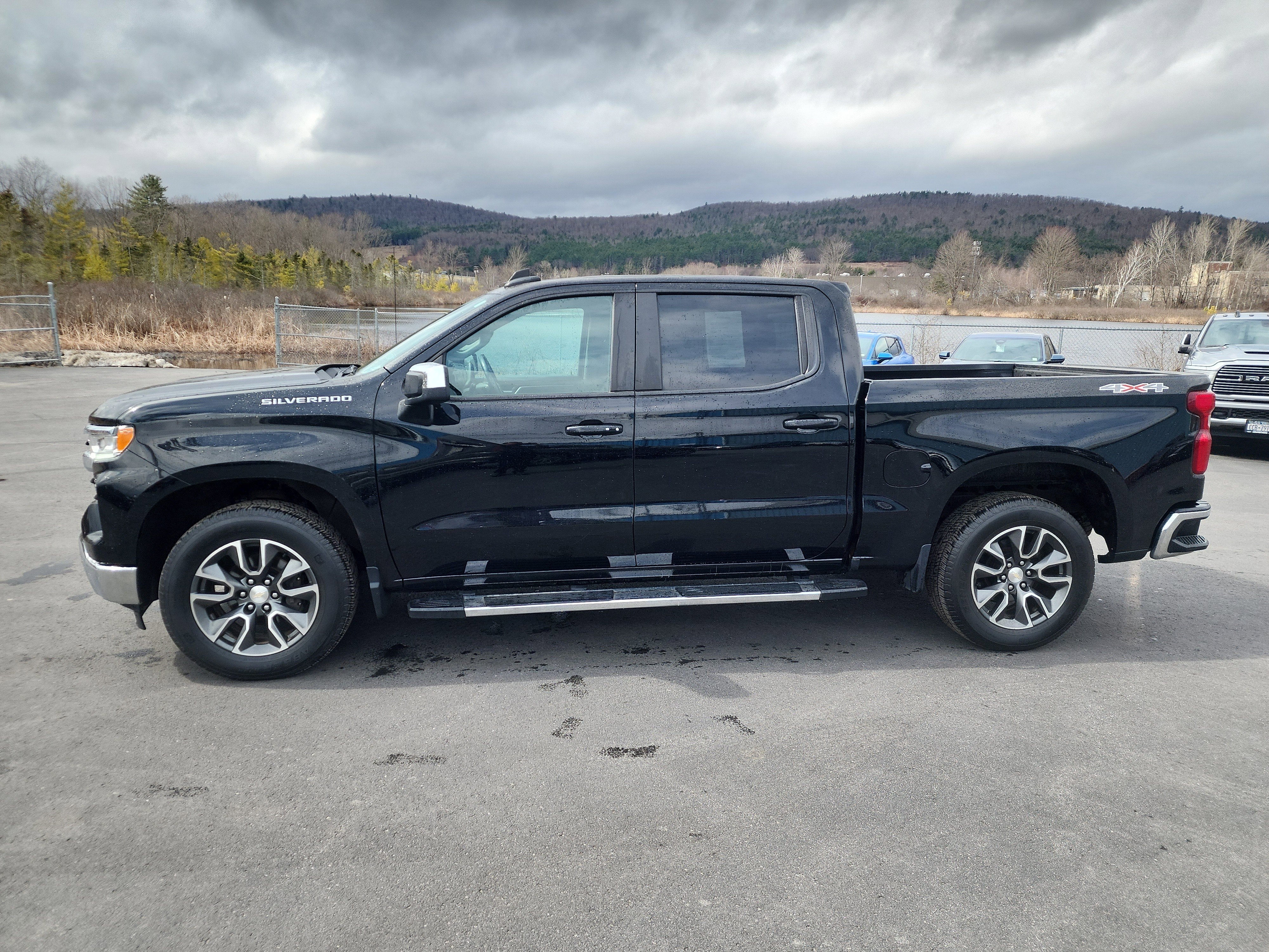 2022 Chevrolet Silverado 1500 LT (2FL)
