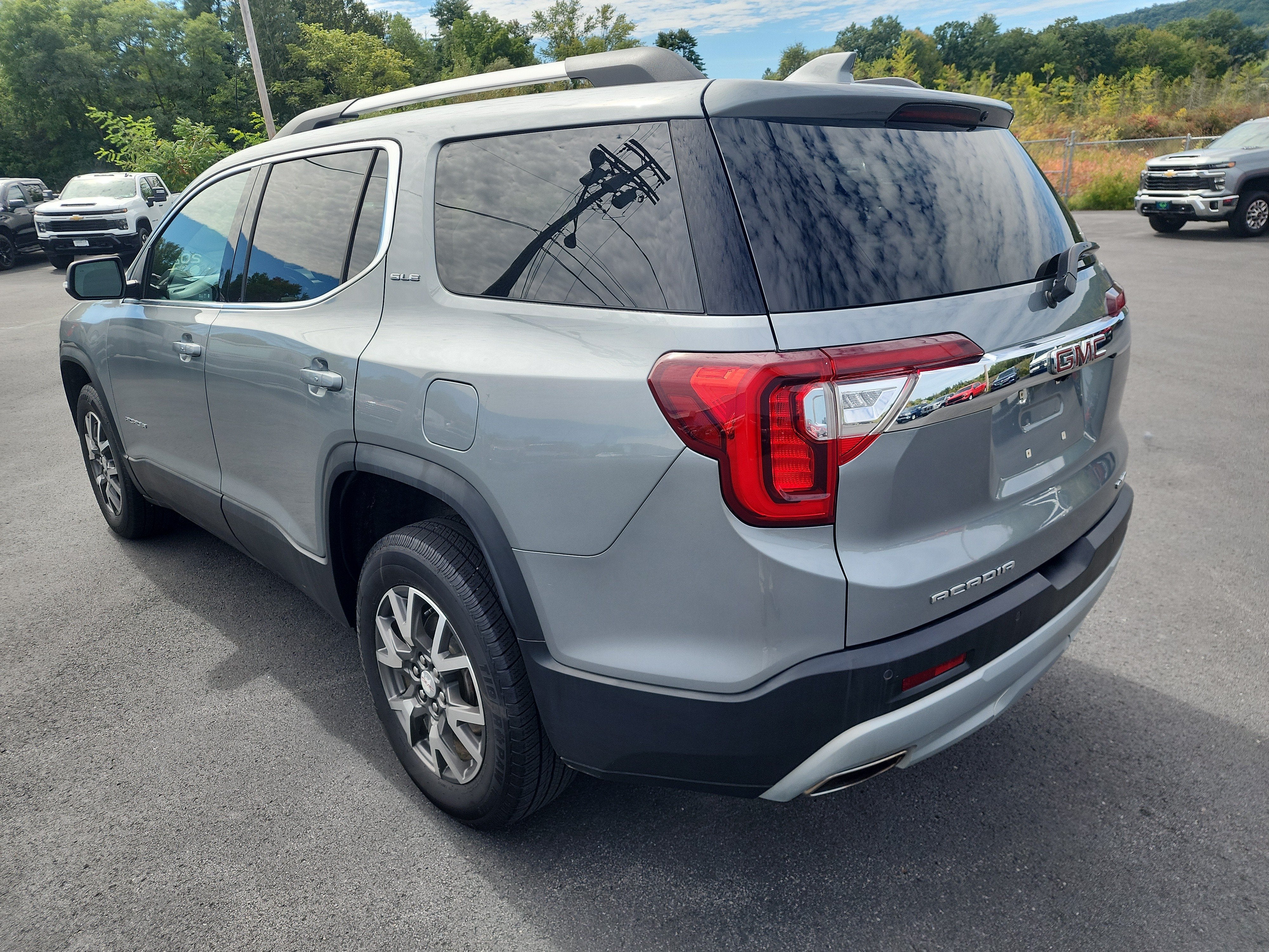 2023 GMC Acadia SLE