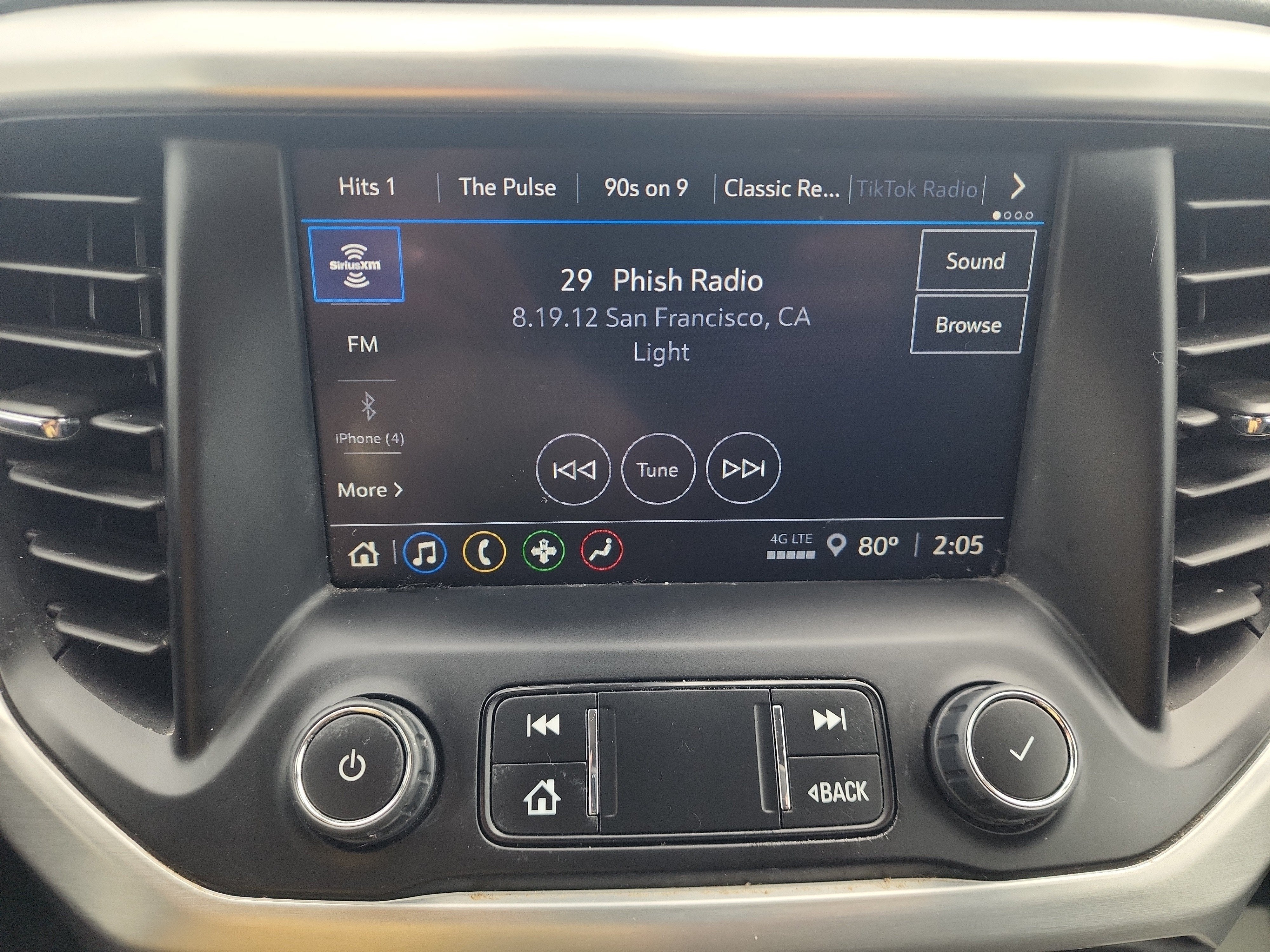 2023 GMC Acadia SLE - Photo 18