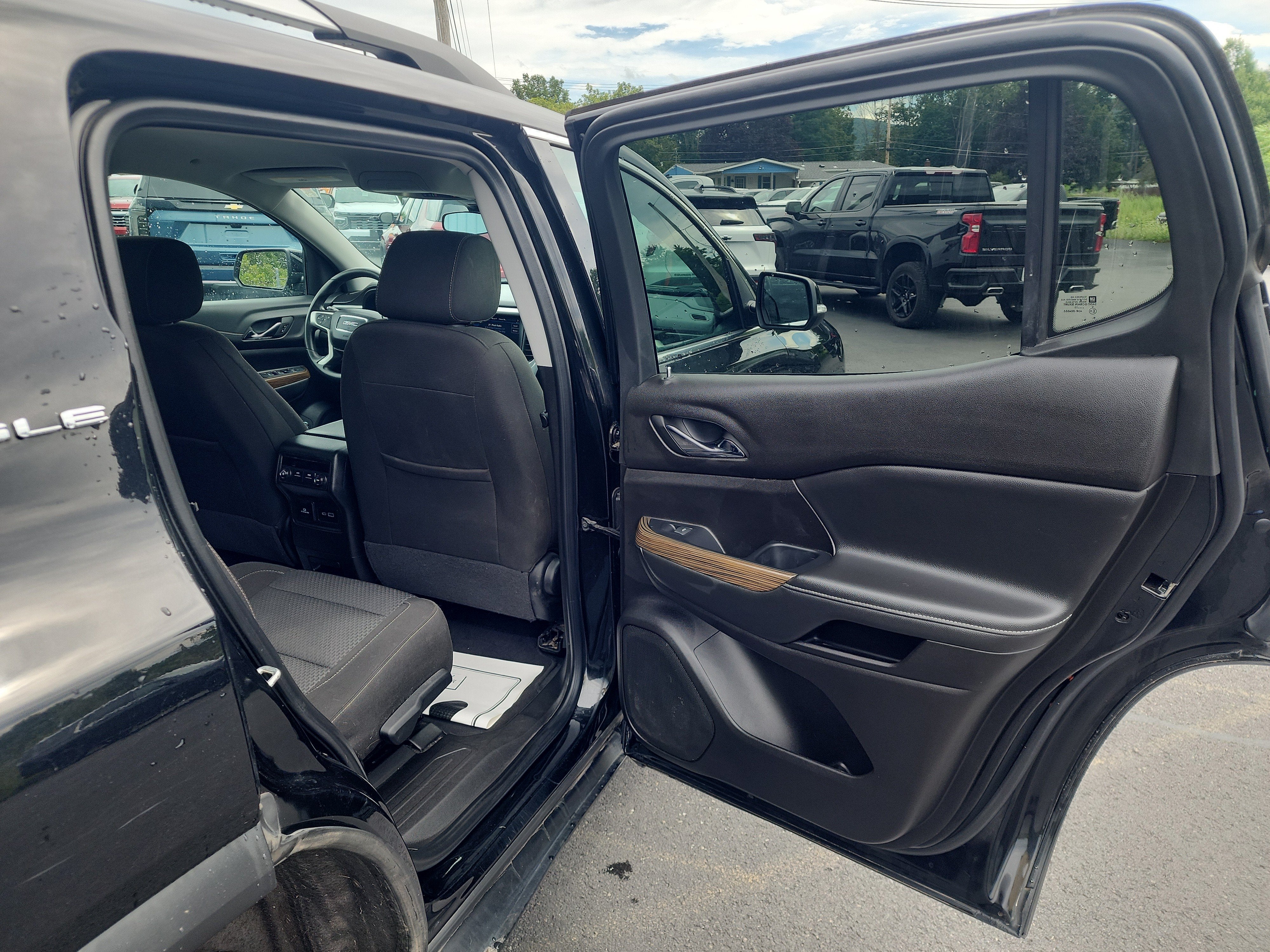 2023 GMC Acadia SLE - Photo 33