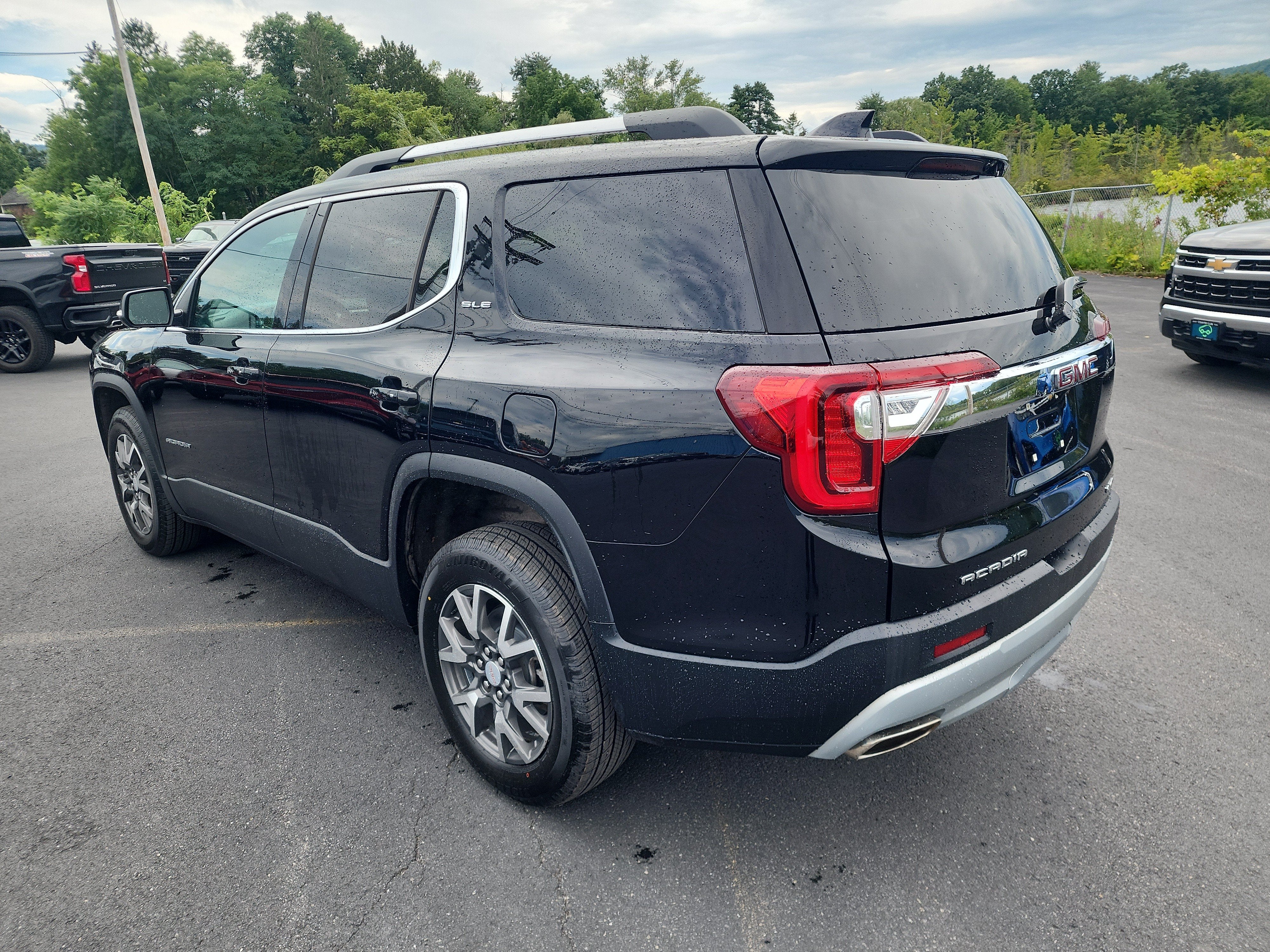2023 GMC Acadia SLE - Photo 6