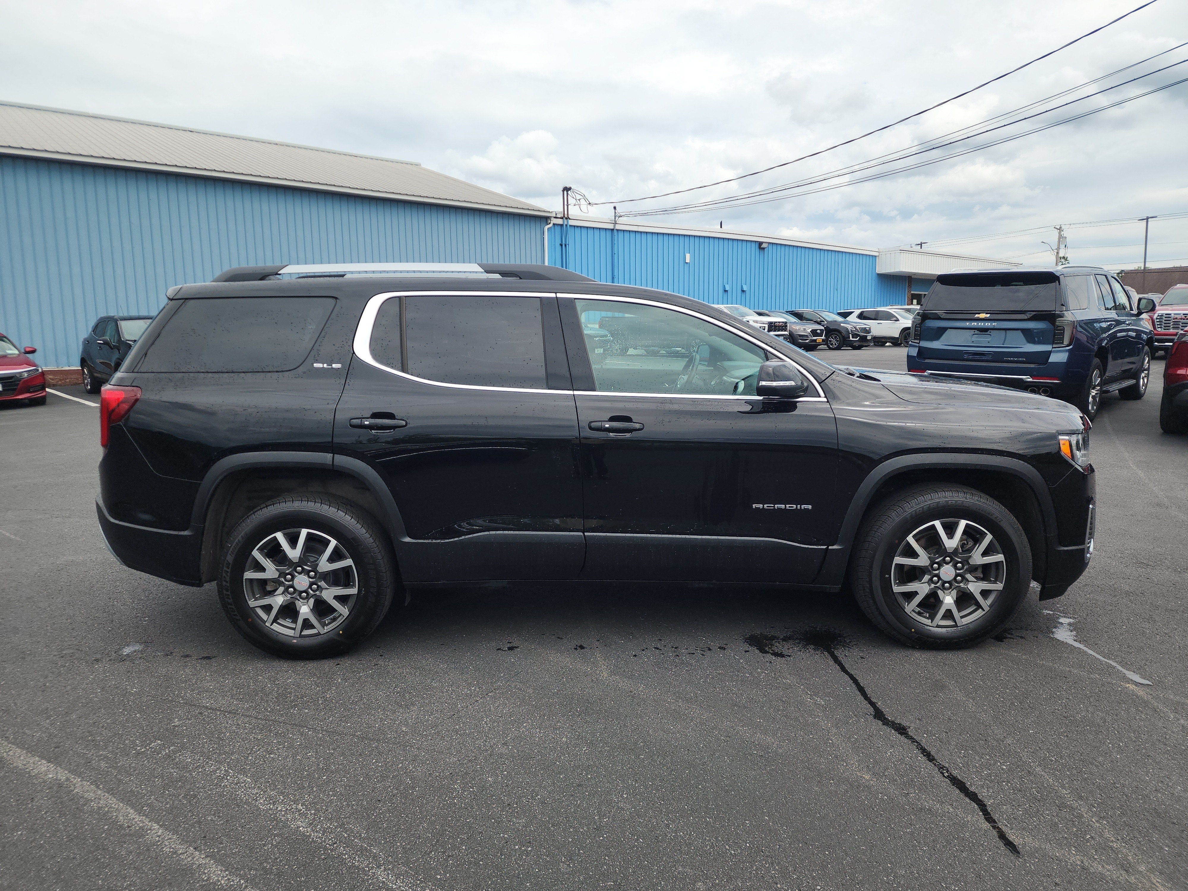 2023 GMC Acadia SLE - Photo 9