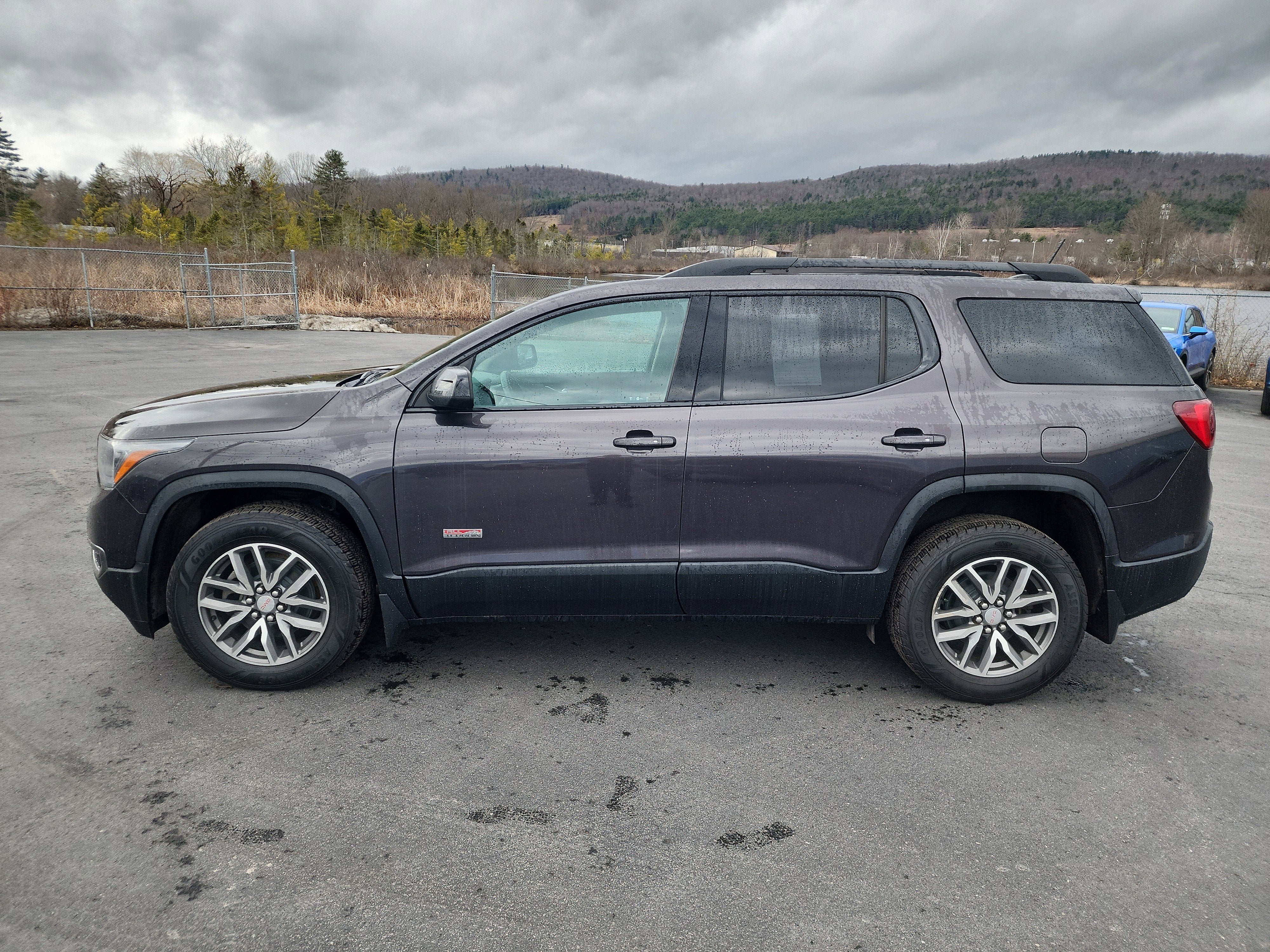 2017 GMC Acadia SLE