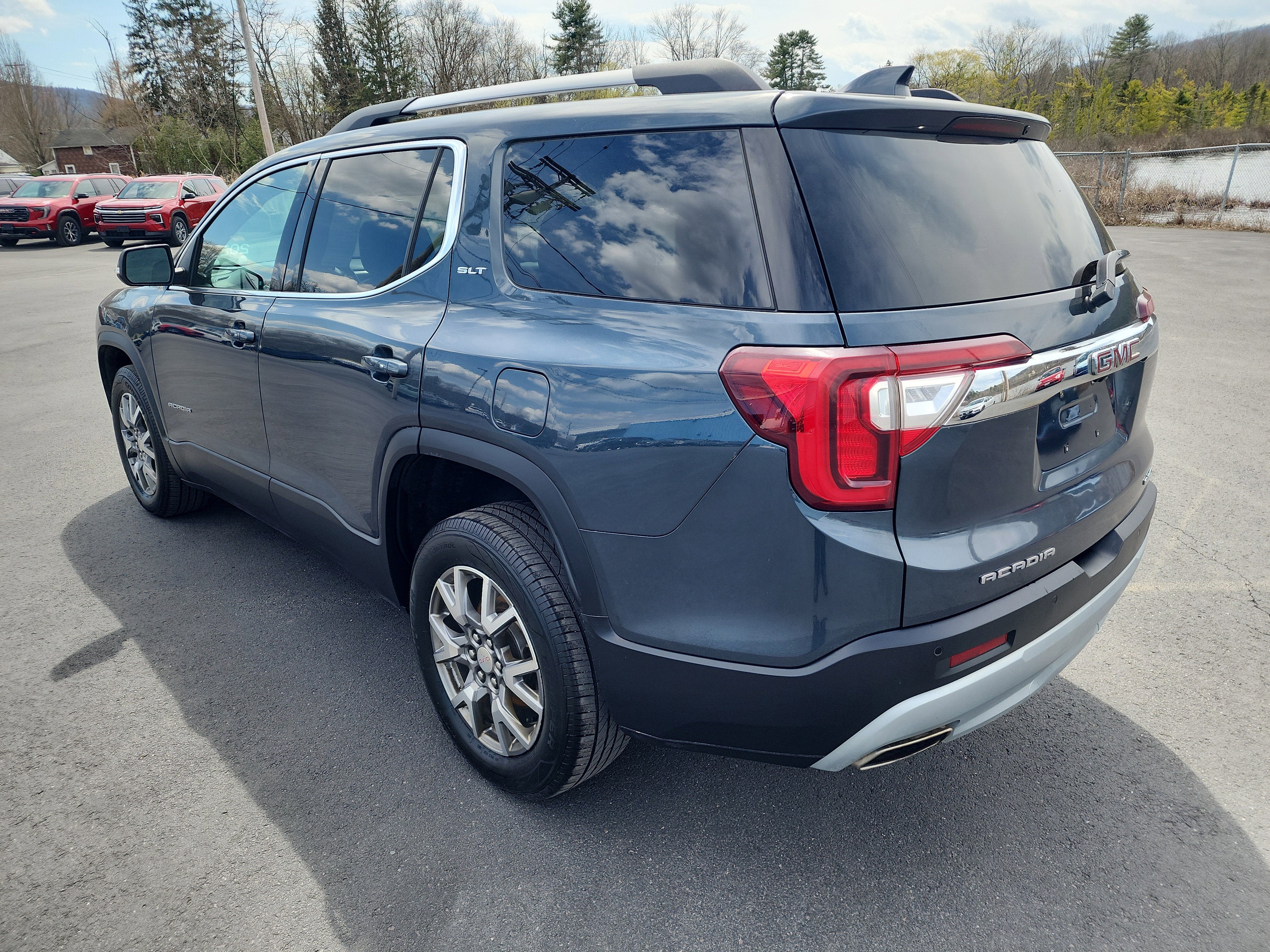 2020 GMC Acadia SLT