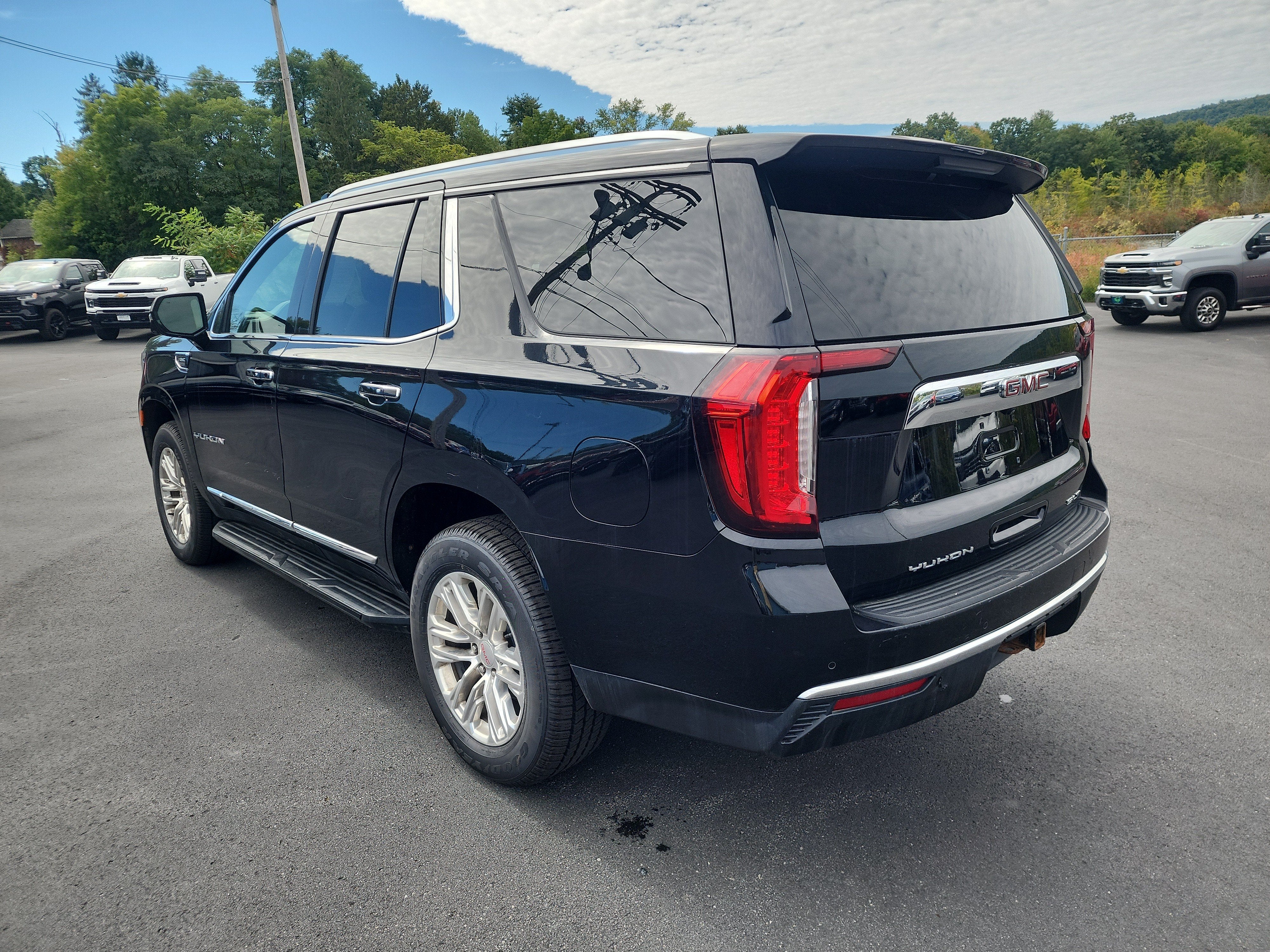 2021 GMC Yukon SLT