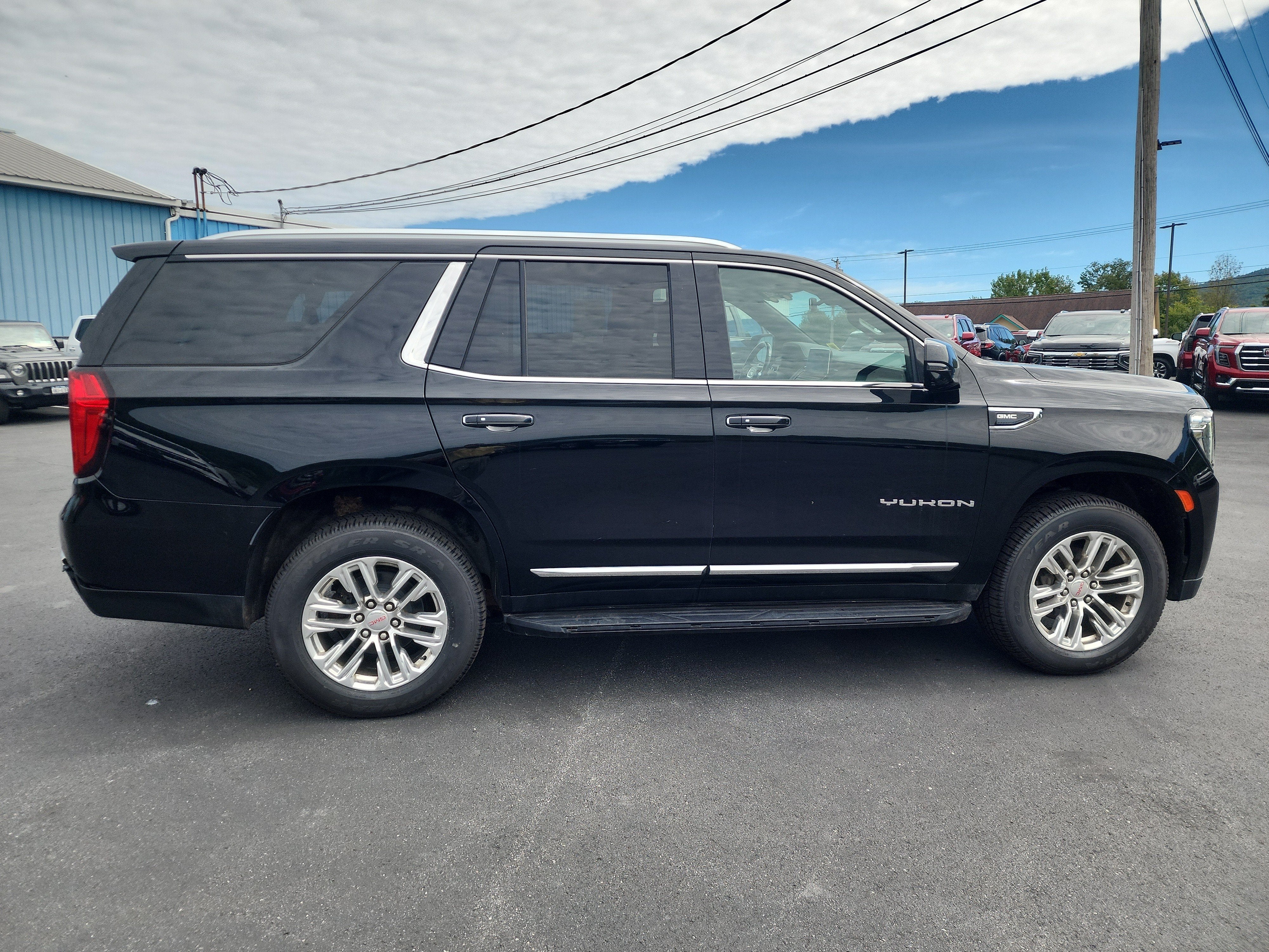 2021 GMC Yukon SLT