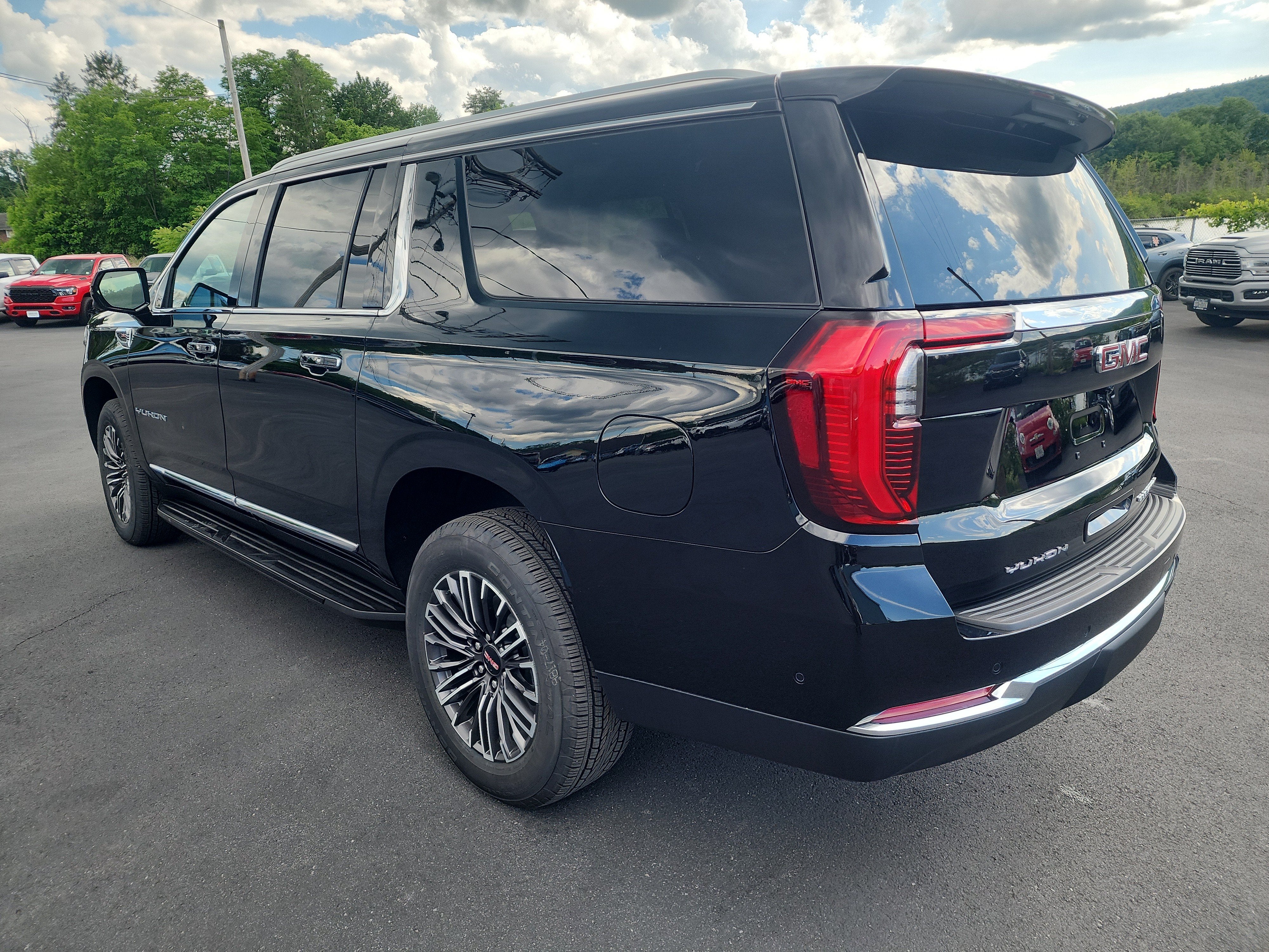 2026 GMC Yukon XL Elevation