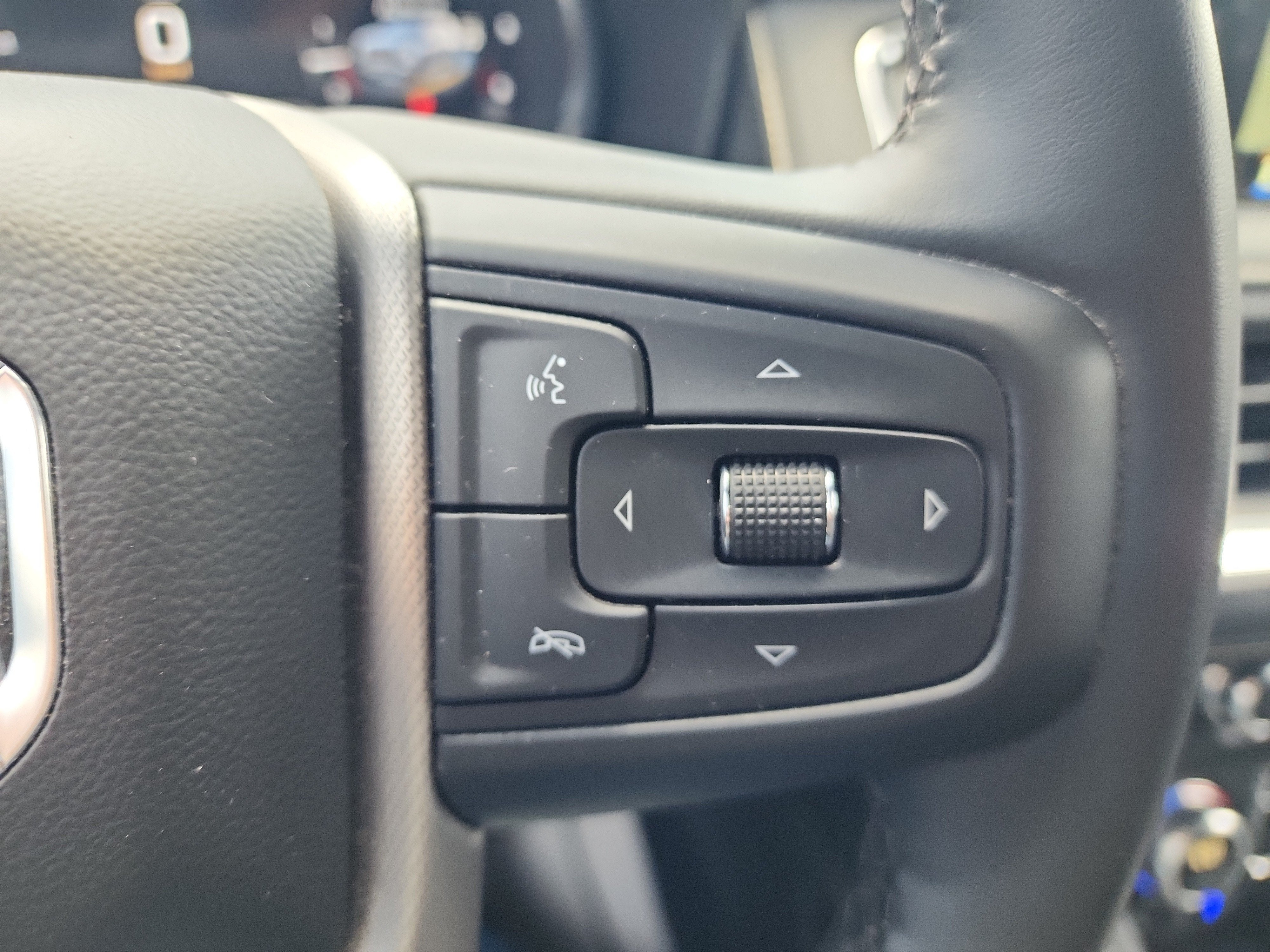2024 GMC Yukon XL SLT