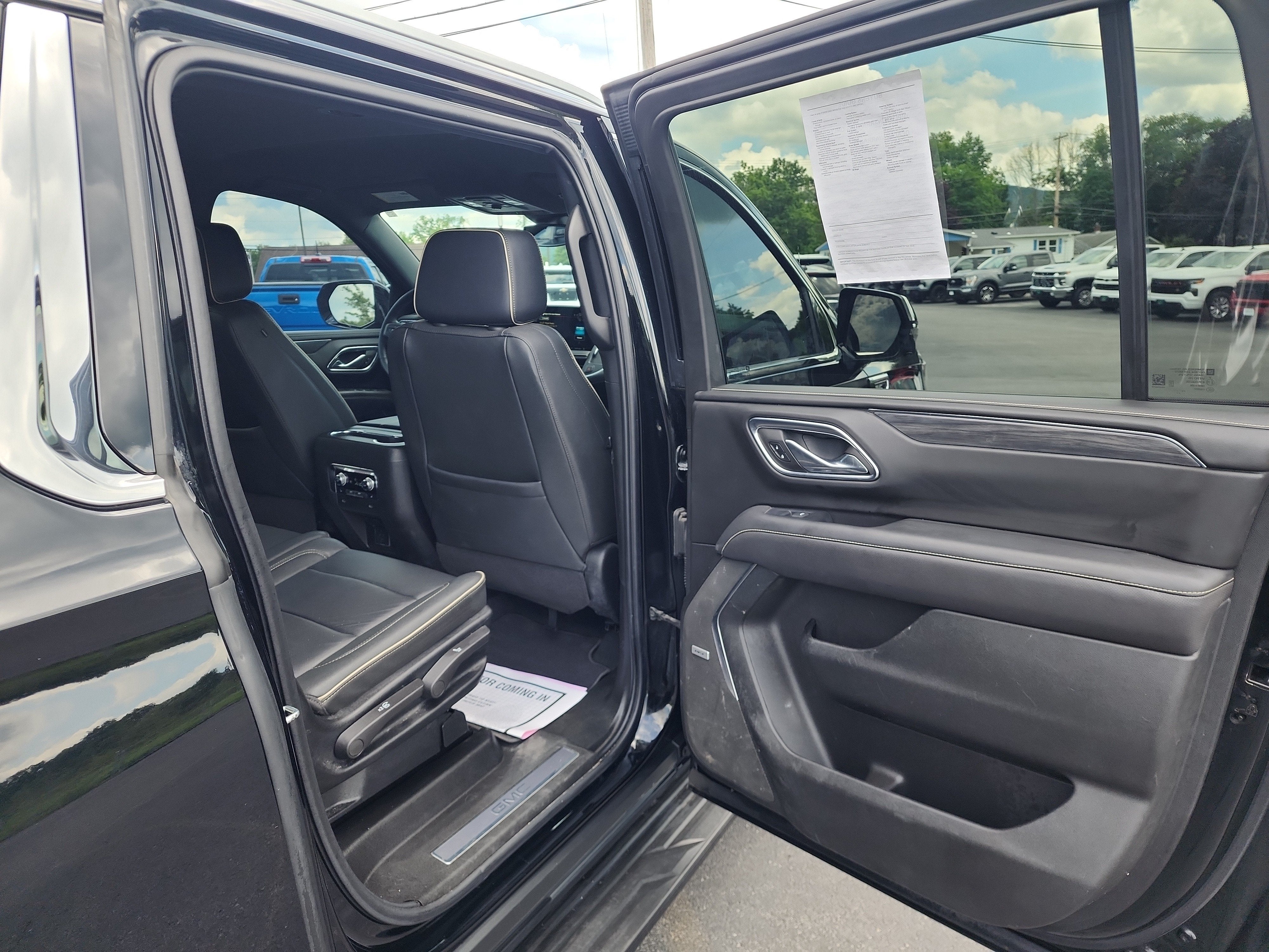 2024 GMC Yukon XL SLT