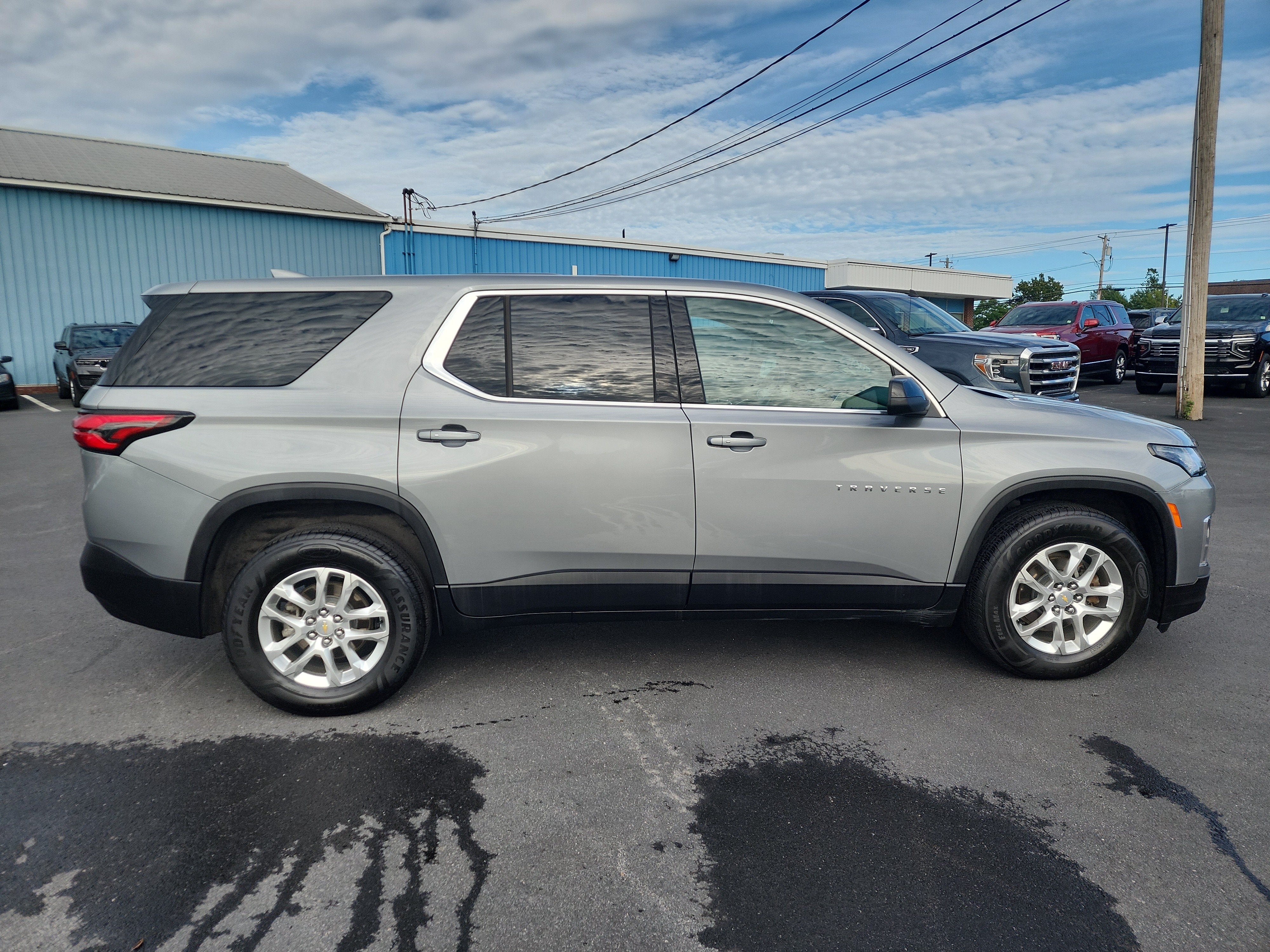2023 Chevrolet Traverse LS
