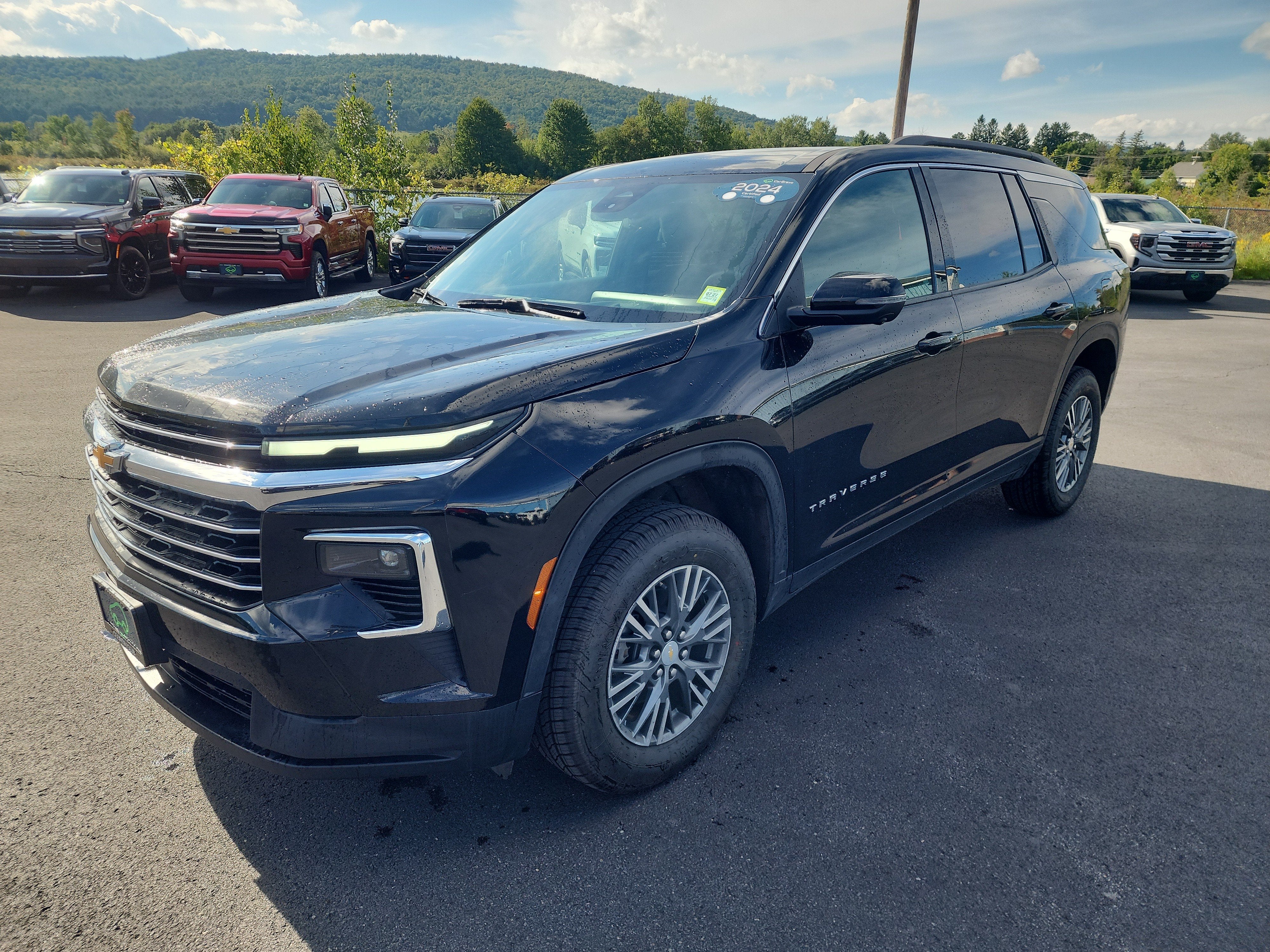 2024 Chevrolet Traverse LT