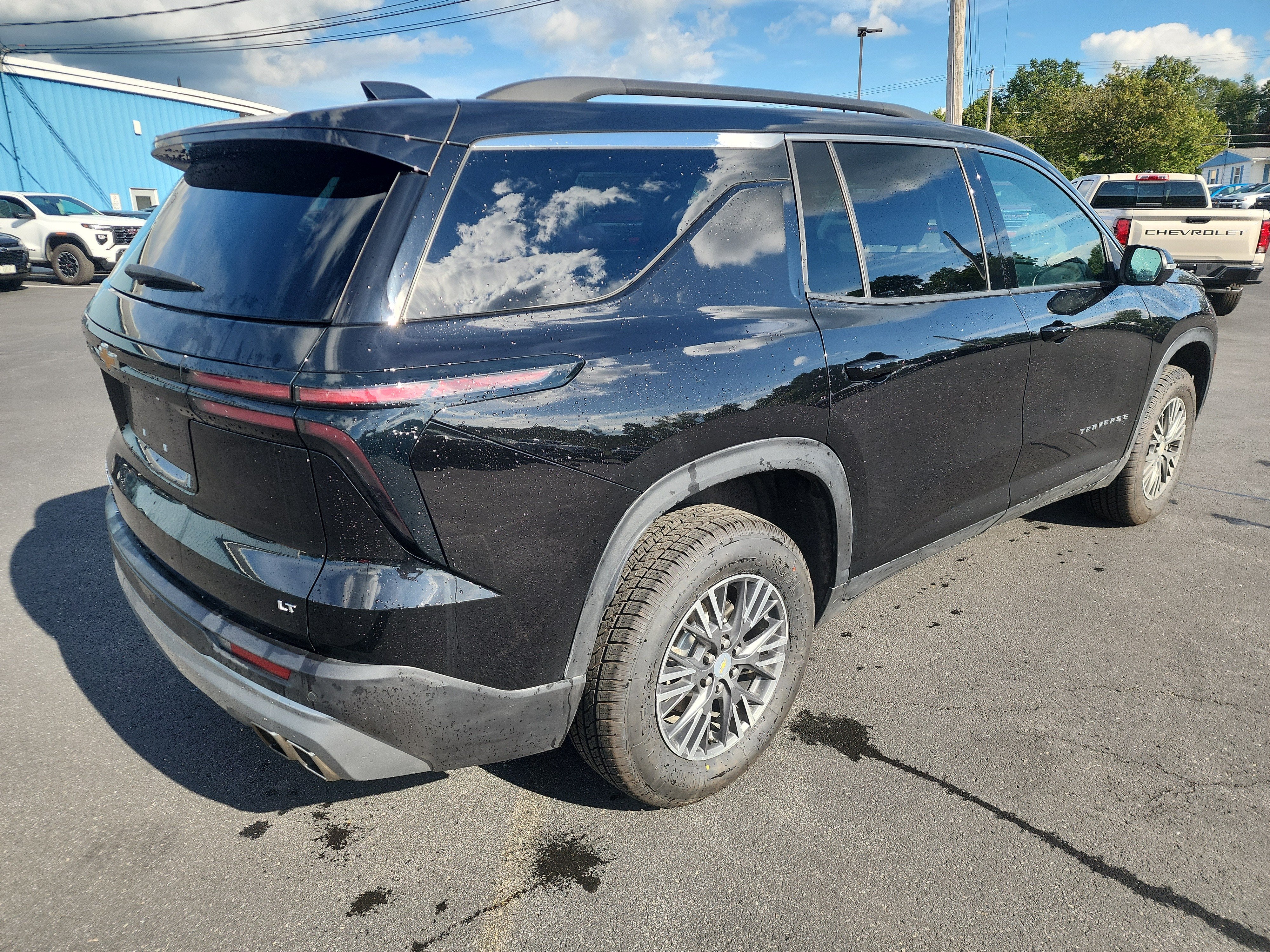 2024 Chevrolet Traverse LT