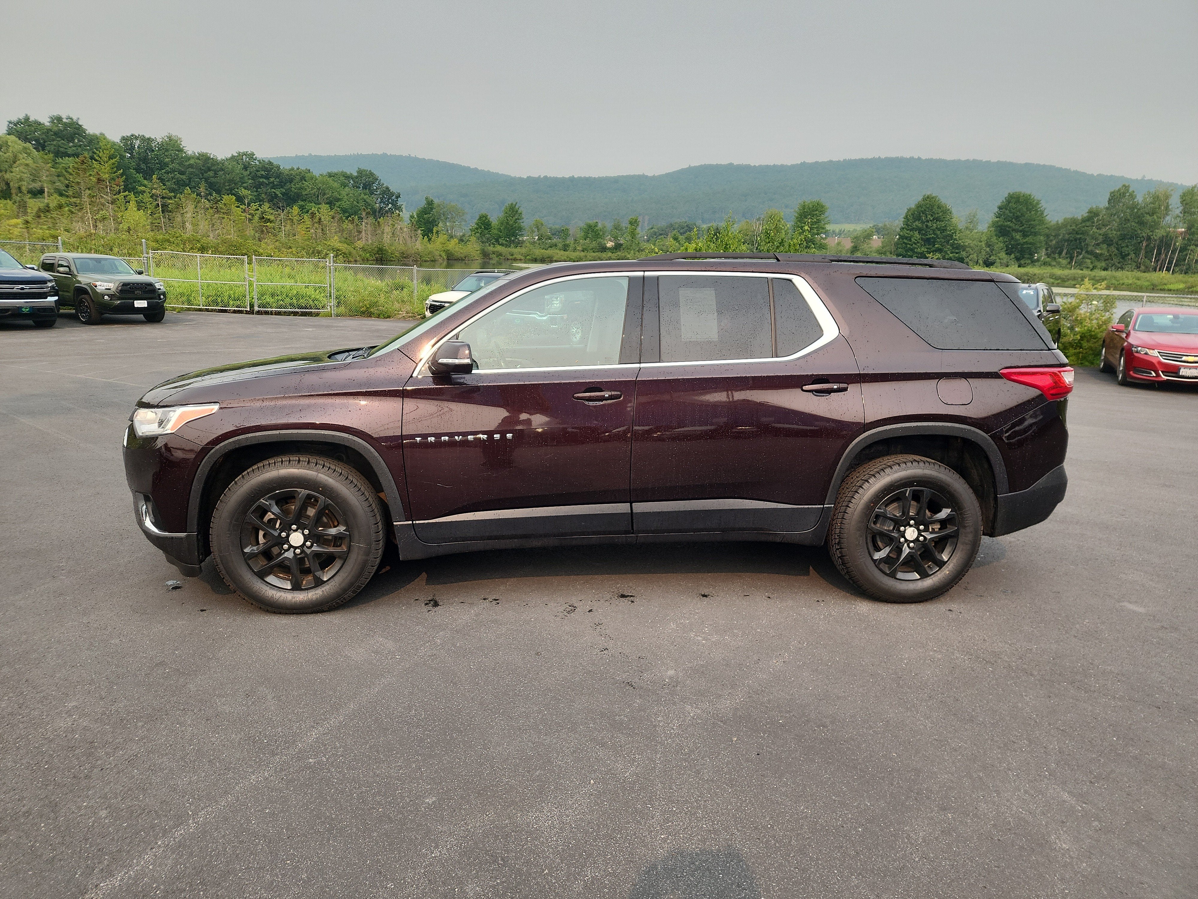 2020 Chevrolet Traverse LT Cloth