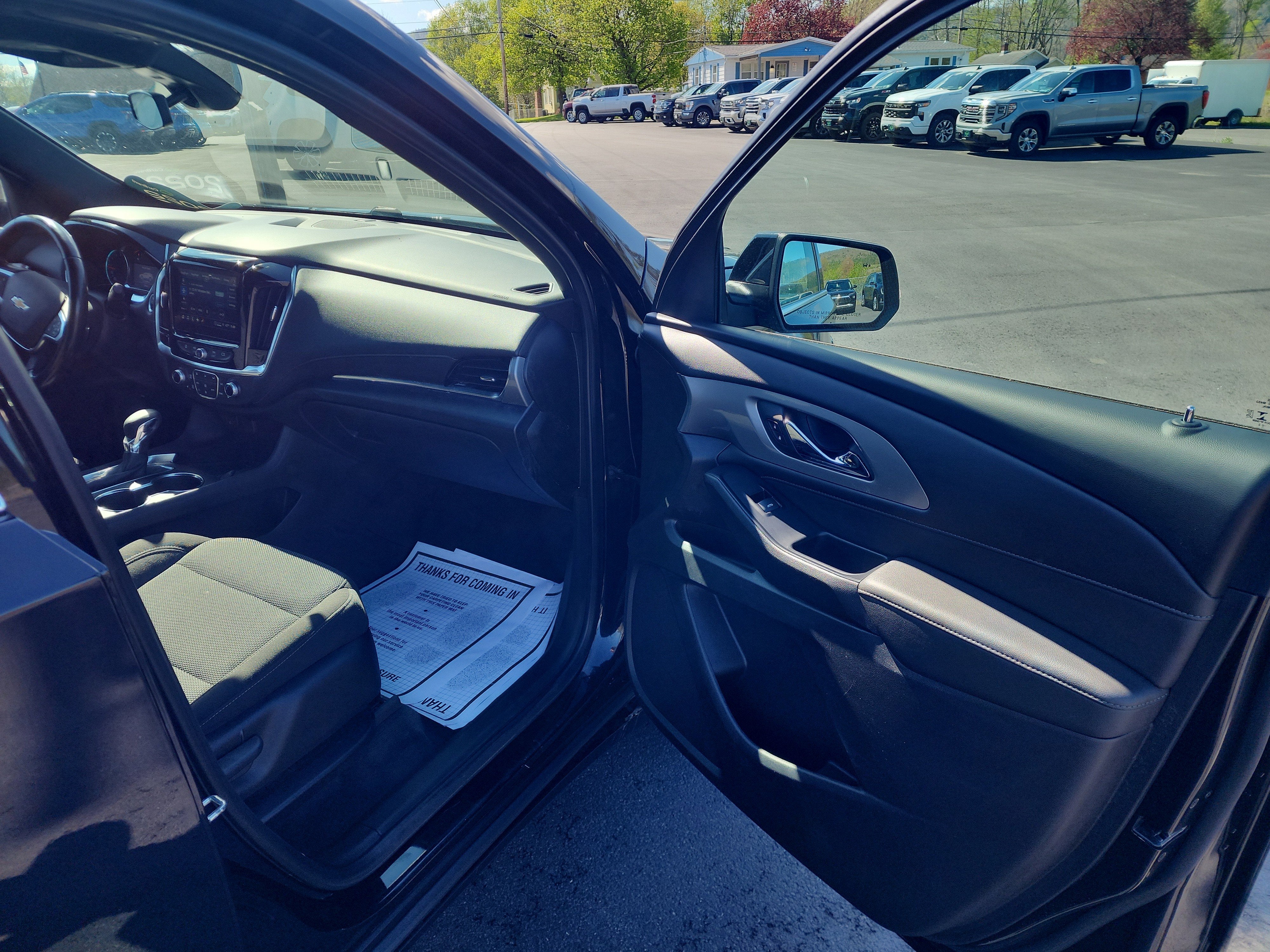 2022 Chevrolet Traverse LT Cloth