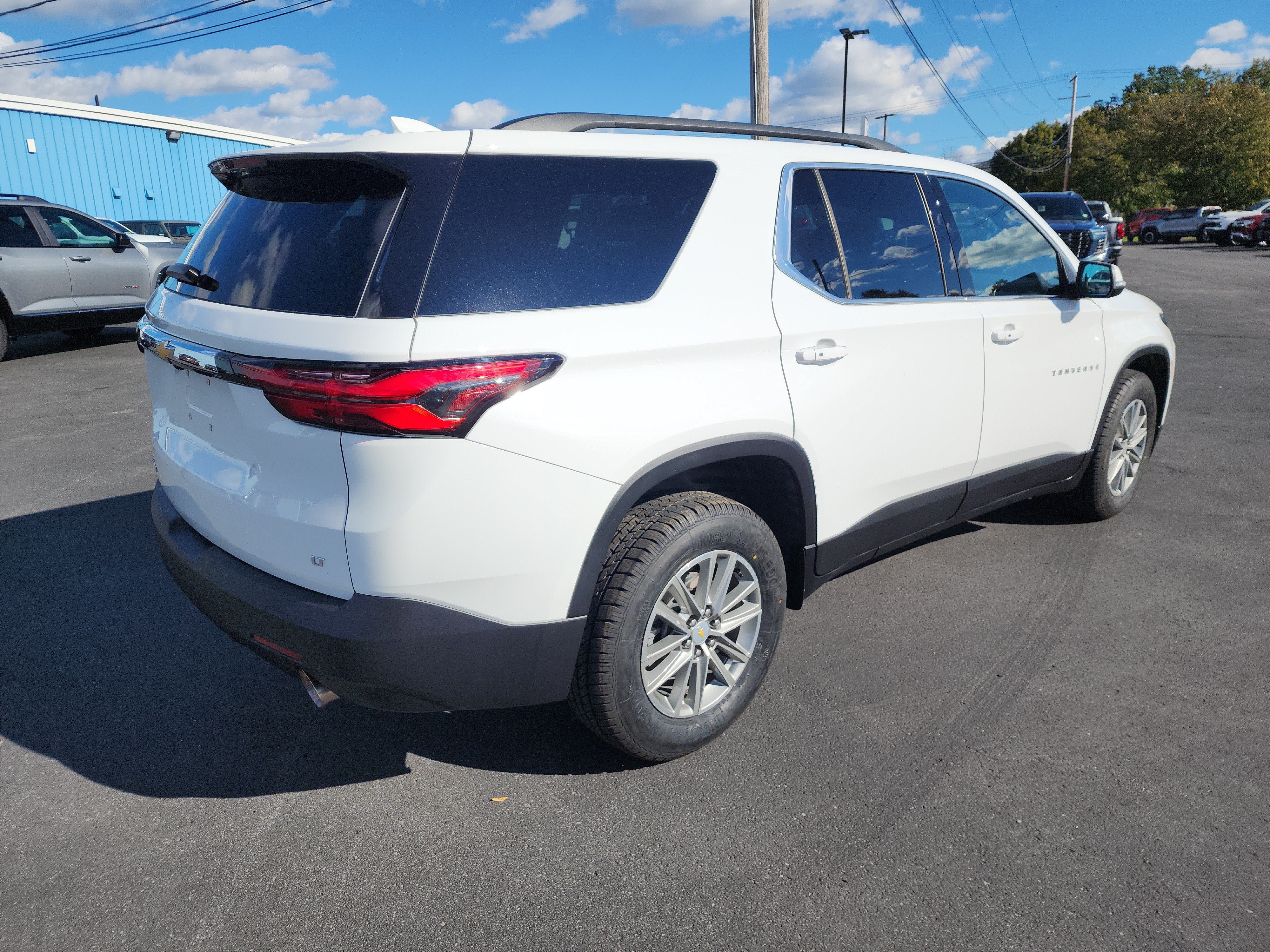 2023 Chevrolet Traverse LT Leather