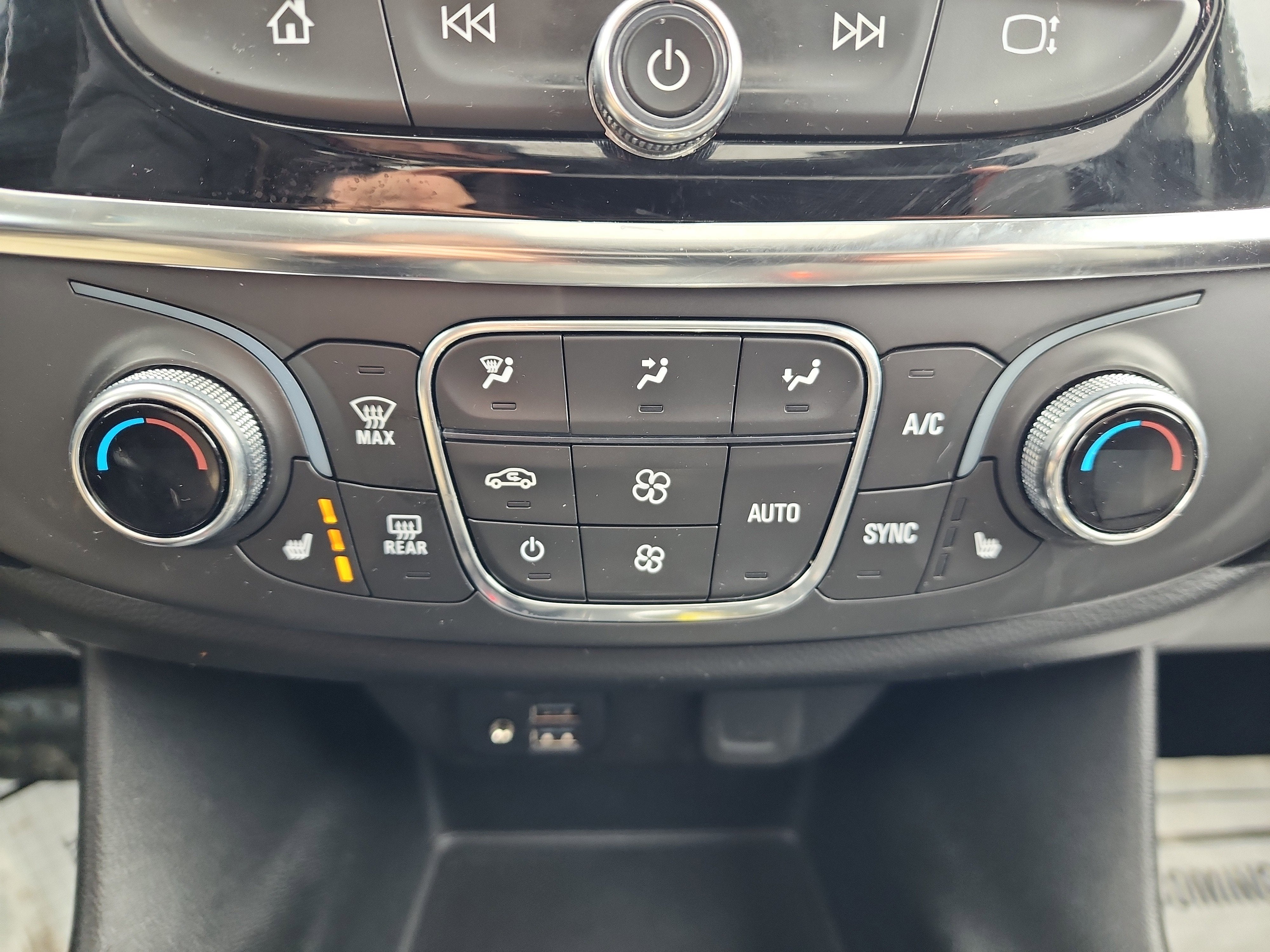 2021 Chevrolet Traverse RS