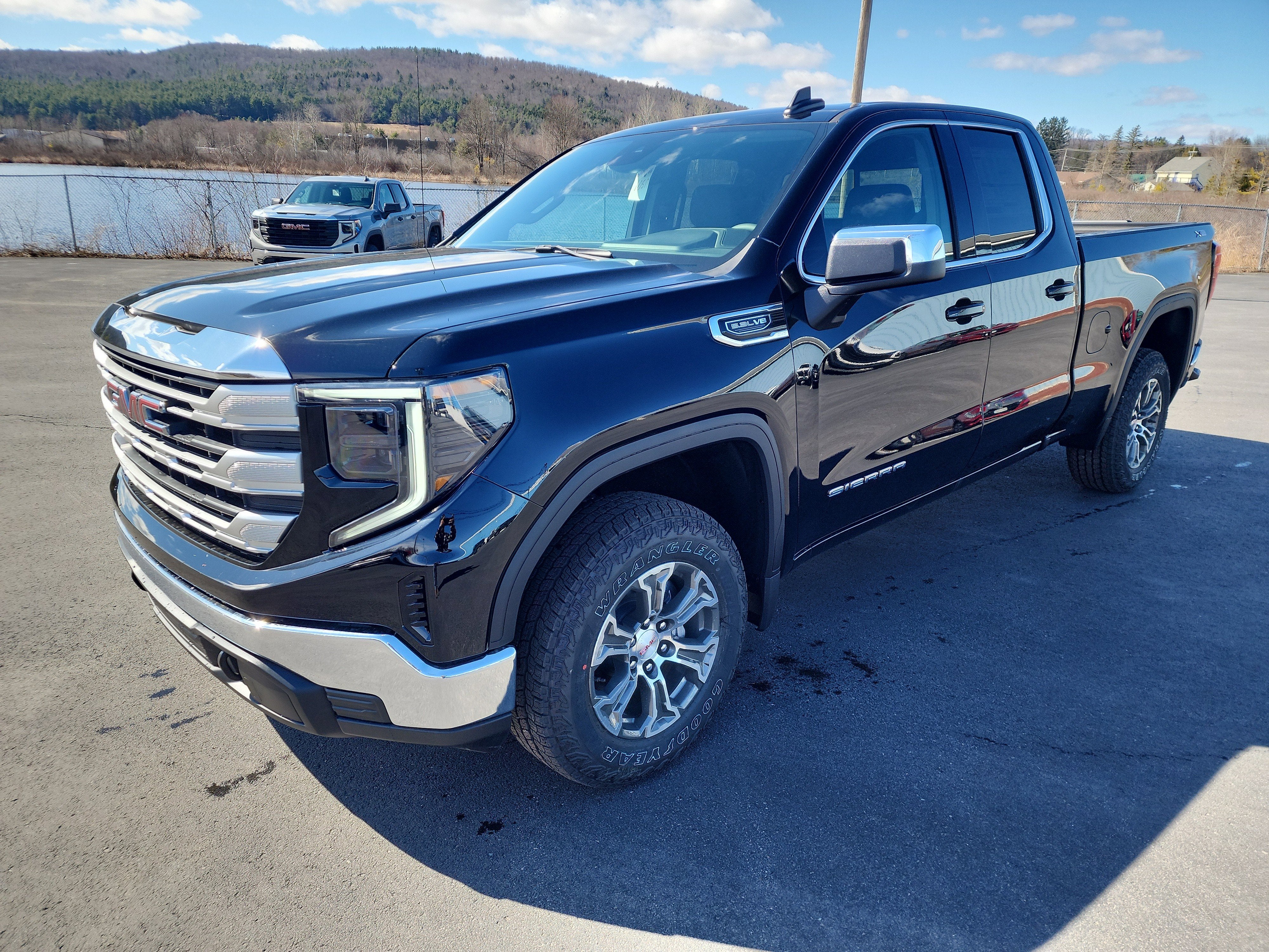 2026 GMC Sierra 1500 SLE