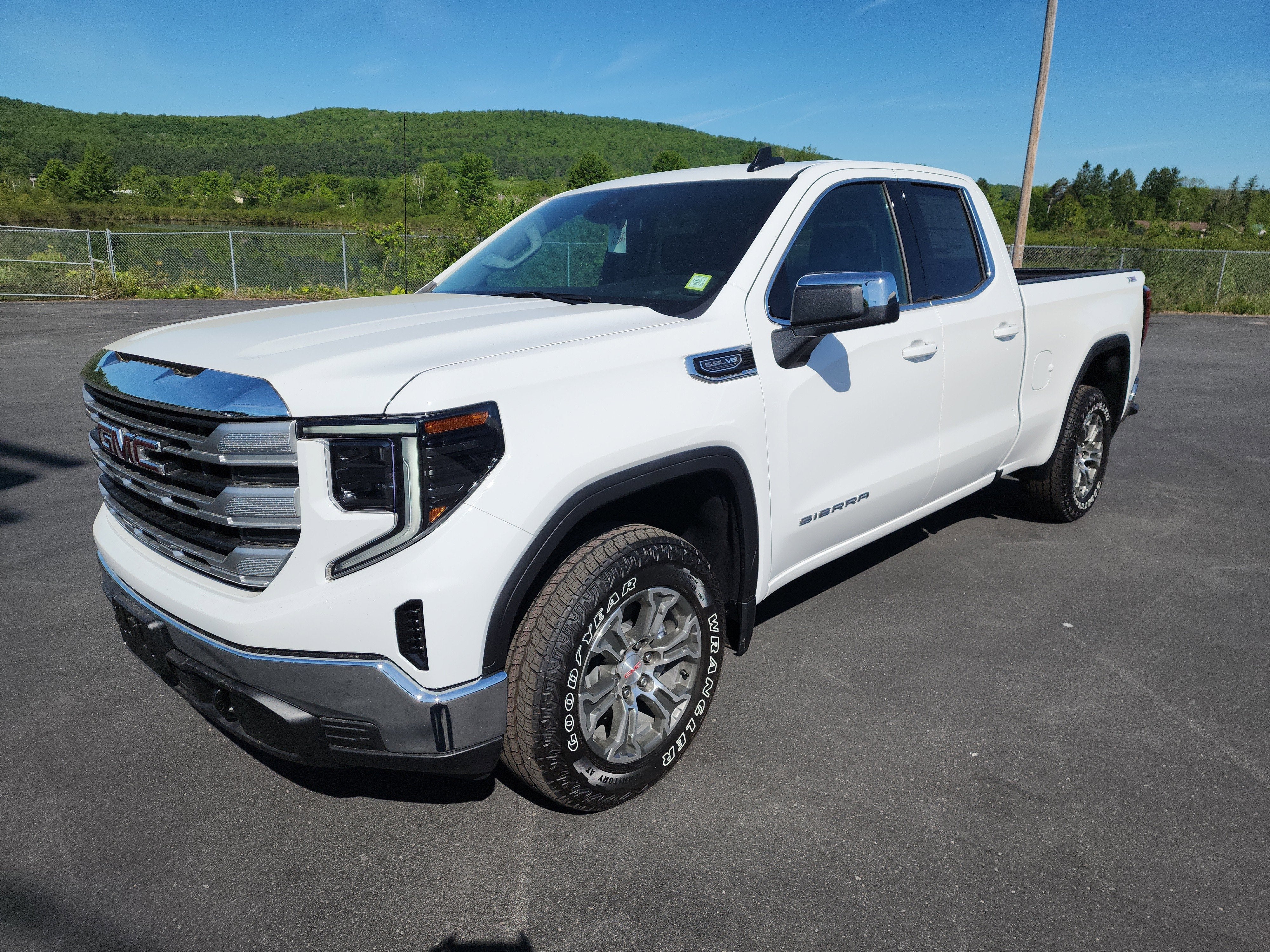 2026 GMC Sierra 1500 SLE