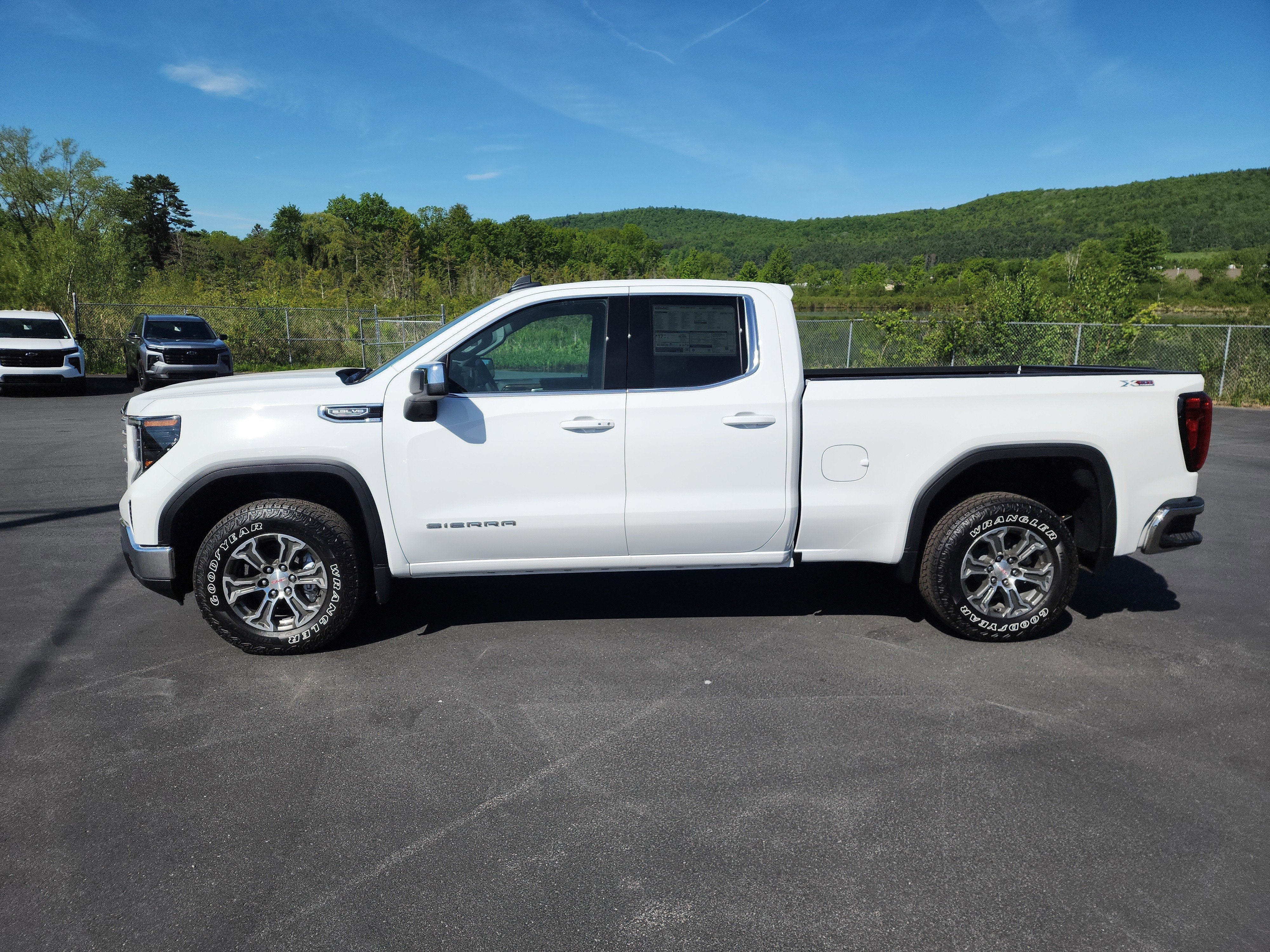 2026 GMC Sierra 1500 SLE