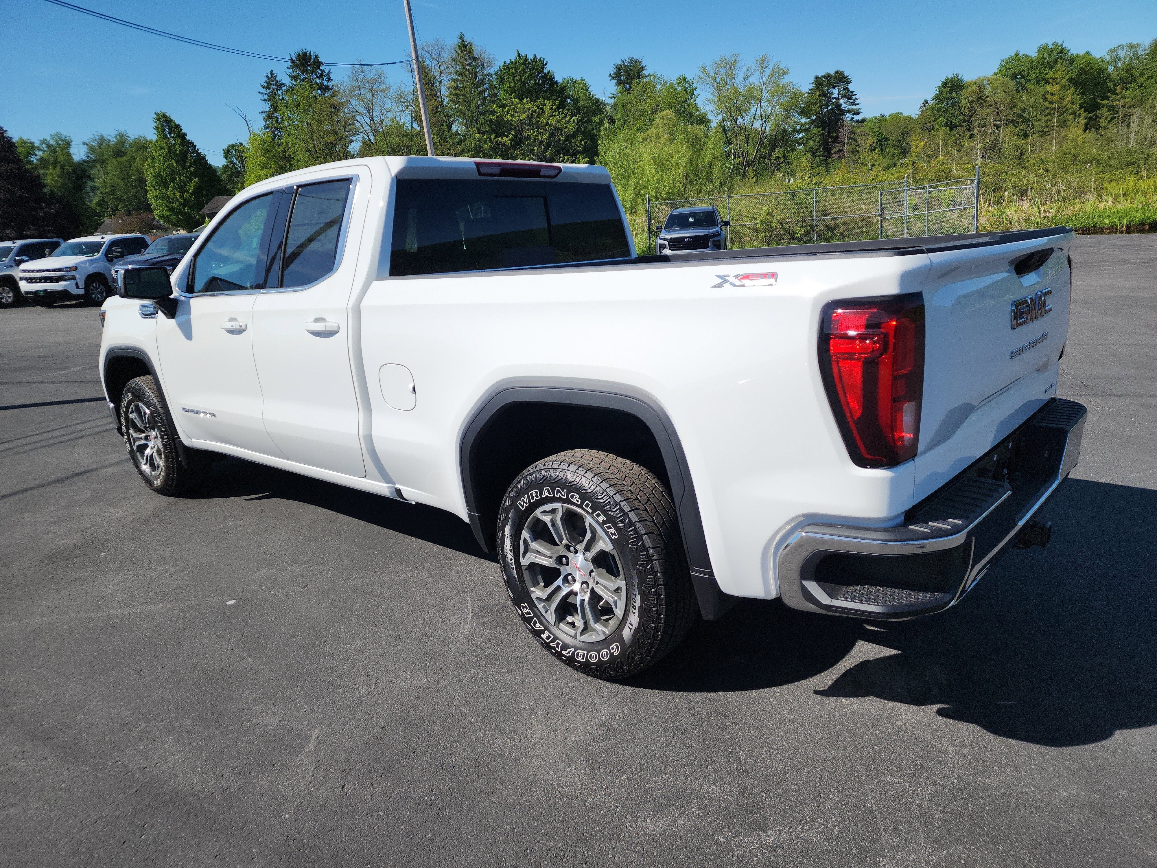 2026 GMC Sierra 1500 SLE