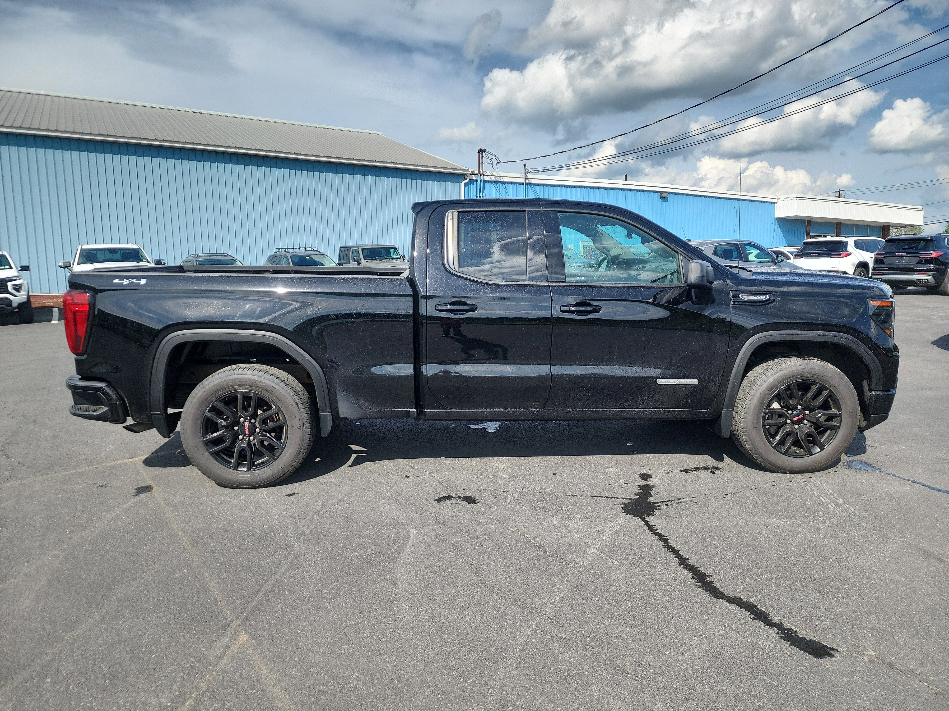 2023 GMC Sierra 1500 Elevation