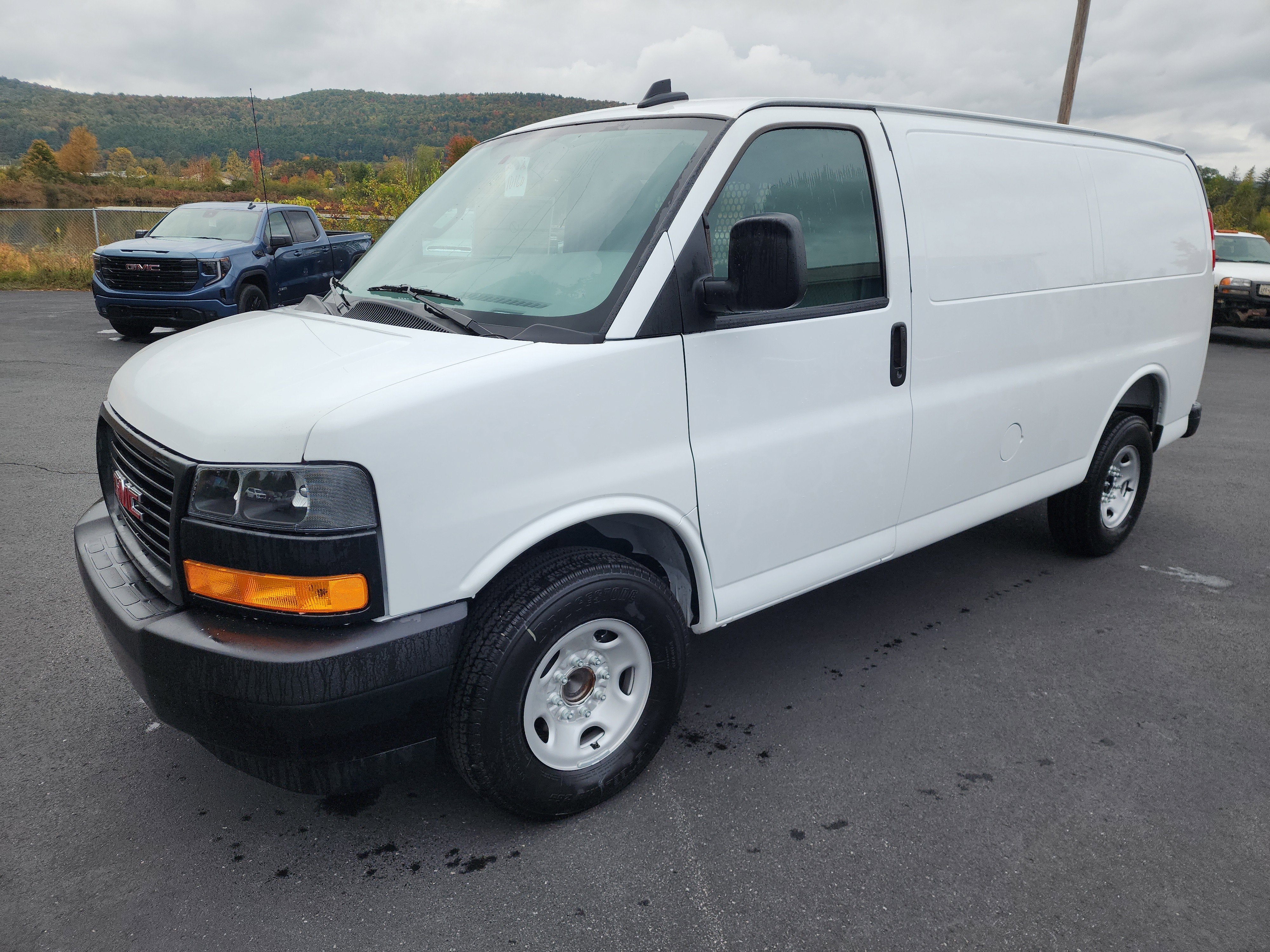 2025 GMC Savana Cargo Work Van