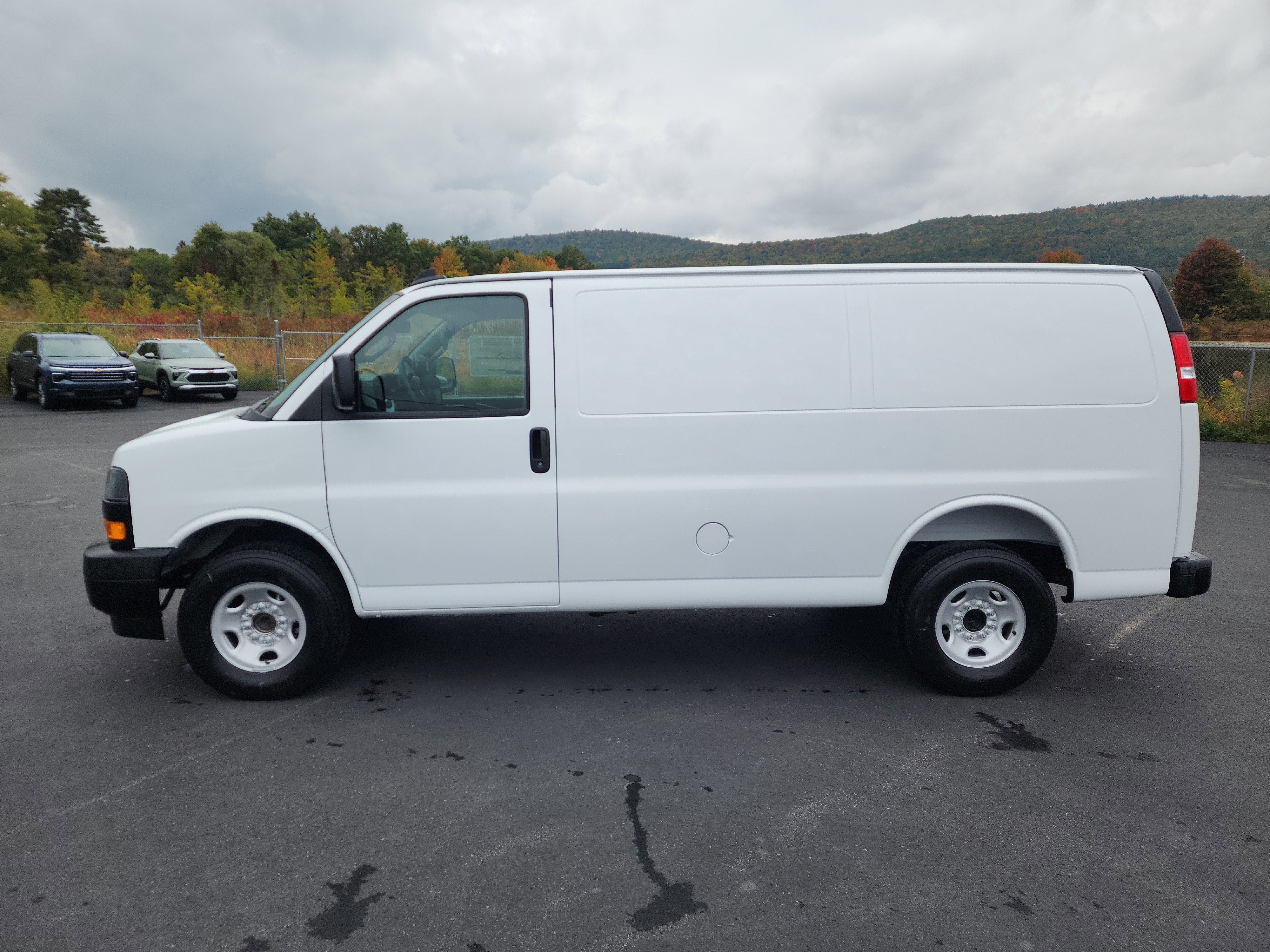 2025 GMC Savana Cargo Work Van