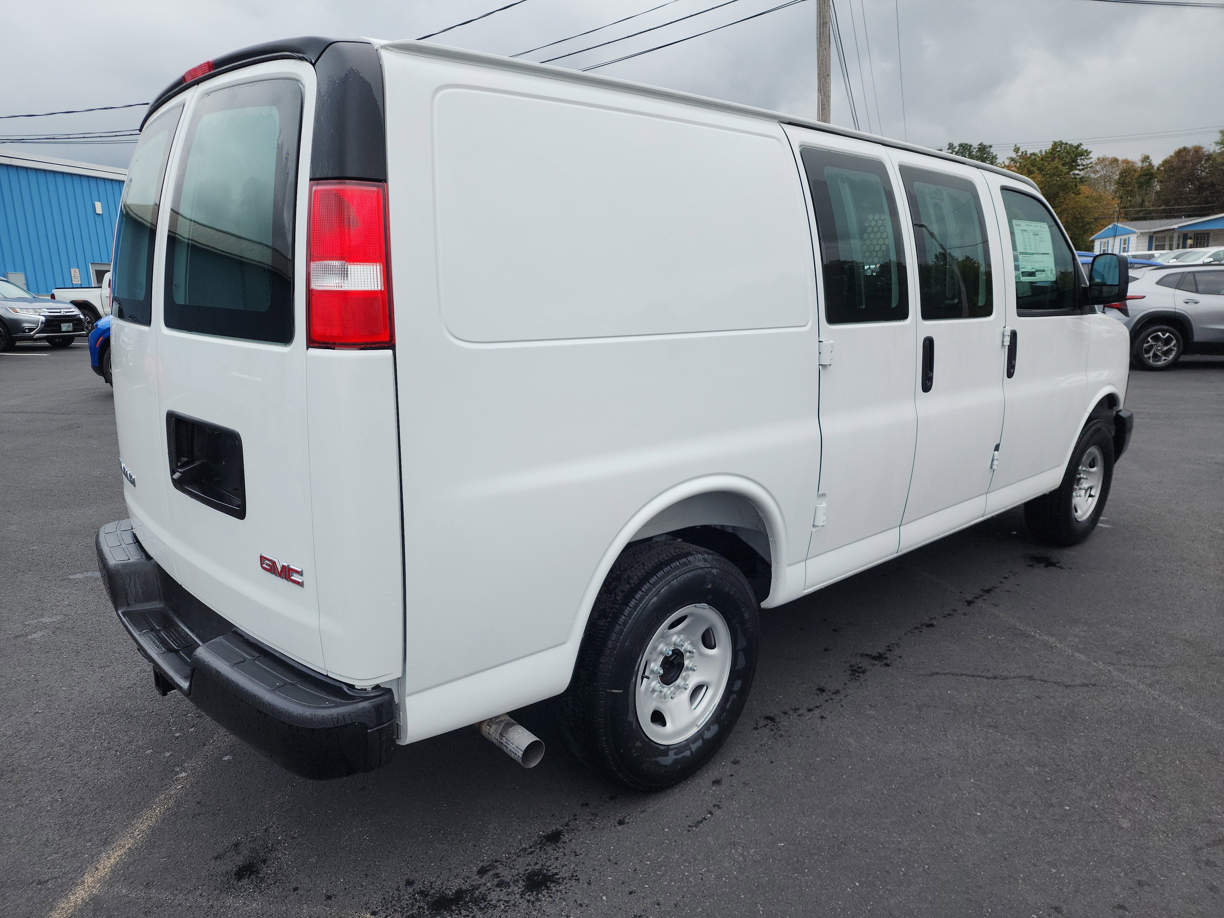 2025 GMC Savana Cargo Work Van