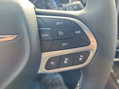 2025 Chrysler Voyager LX