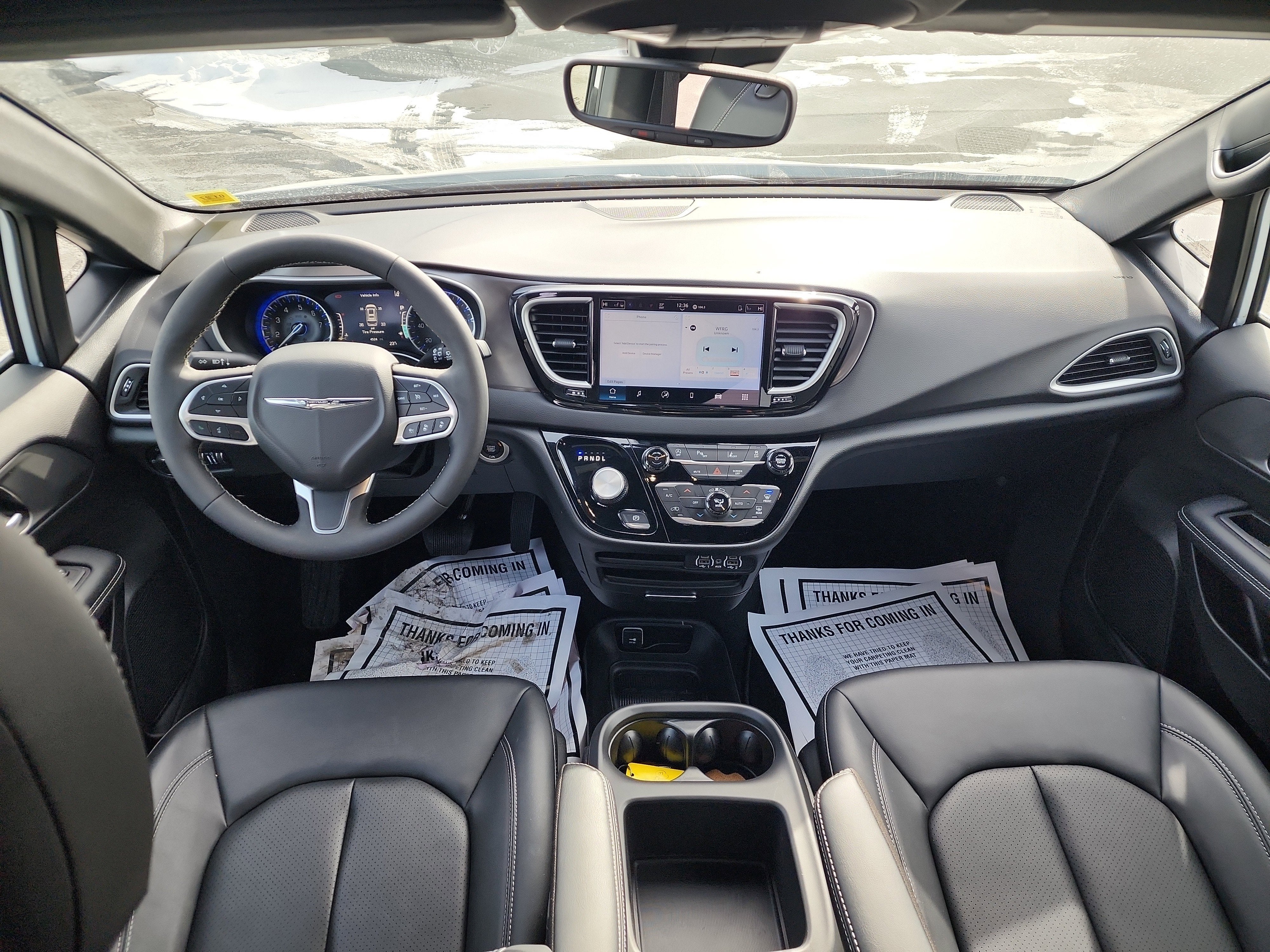 2025 Chrysler Voyager LX