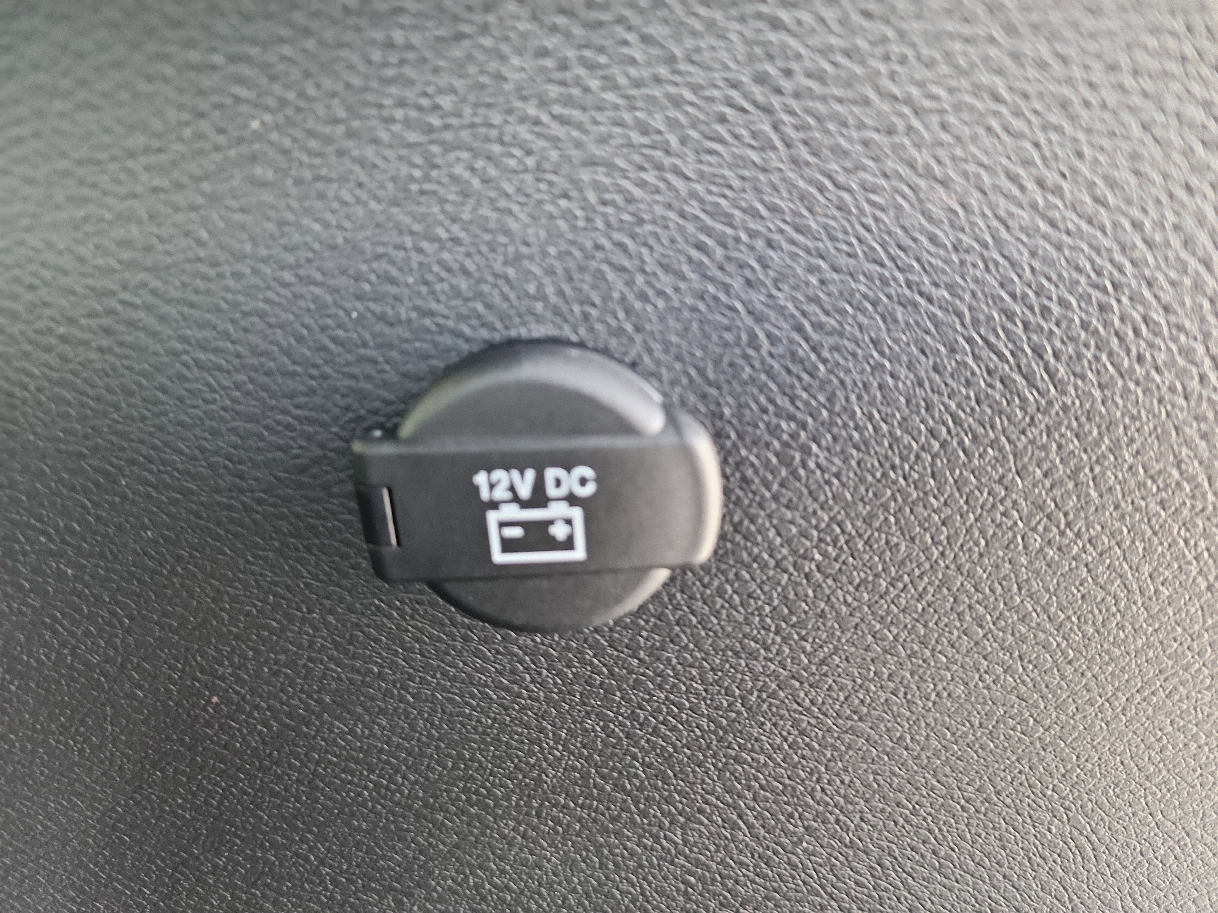 2025 Chrysler Voyager LX