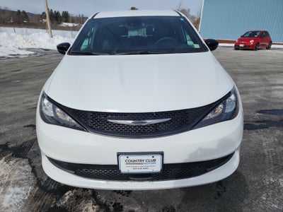 2025 Chrysler Voyager LX