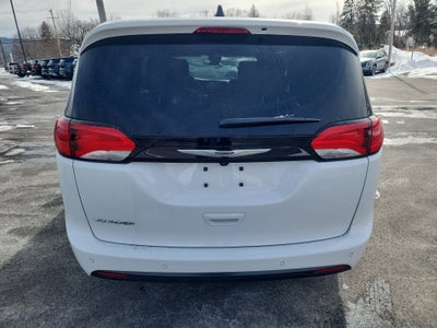 2025 Chrysler Voyager LX