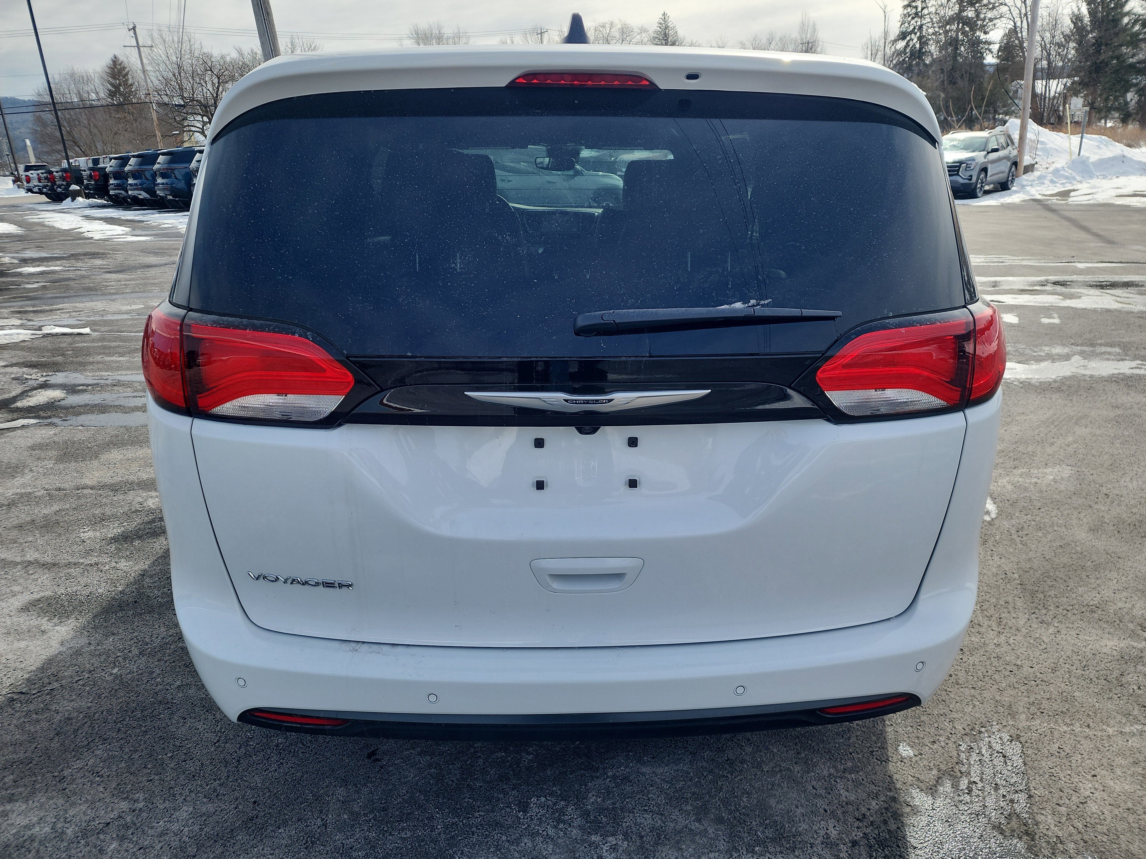 2025 Chrysler Voyager LX