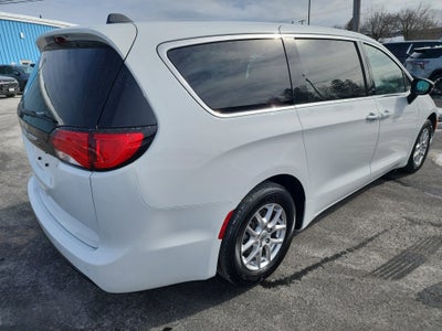 2025 Chrysler Voyager LX