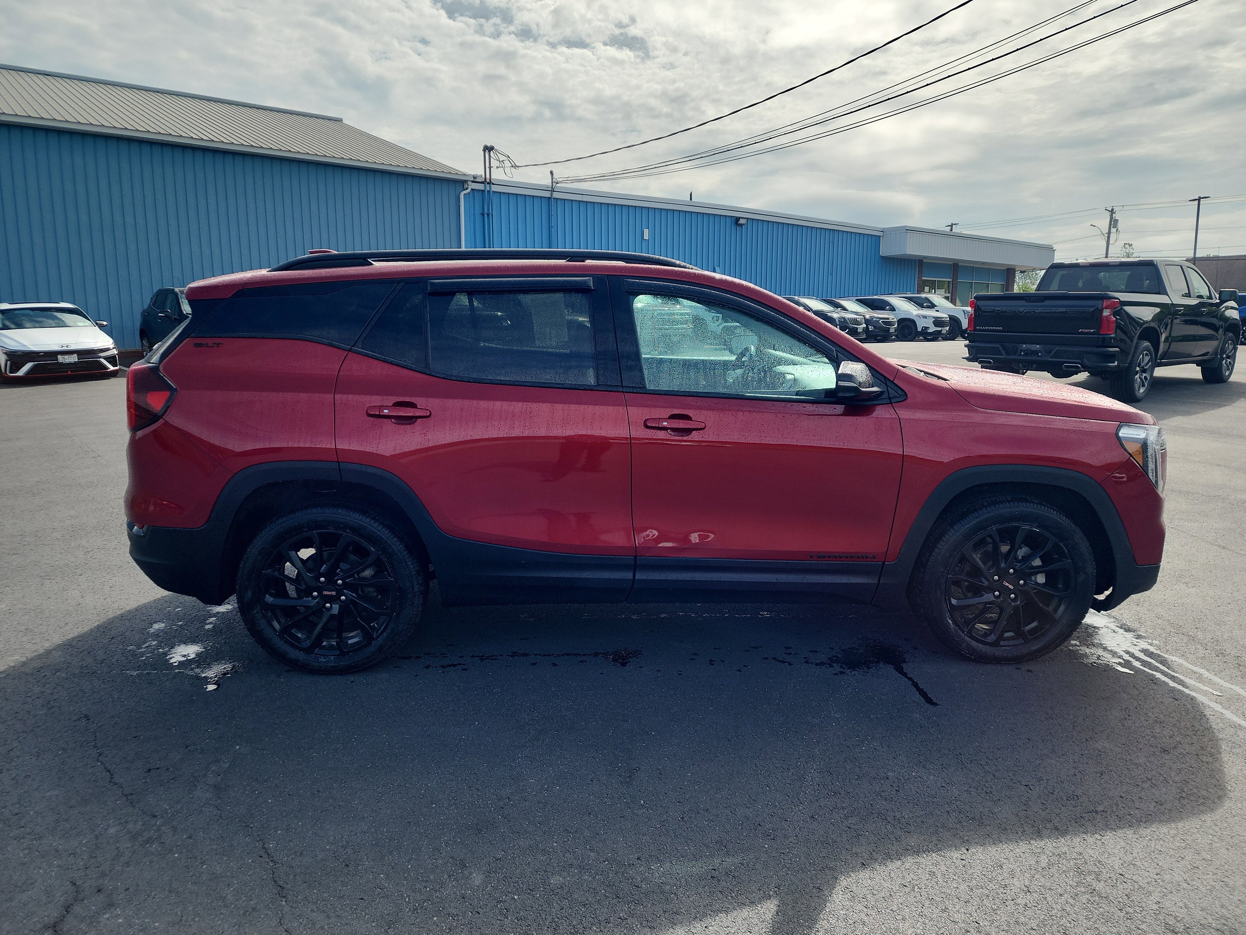 2023 GMC Terrain SLT