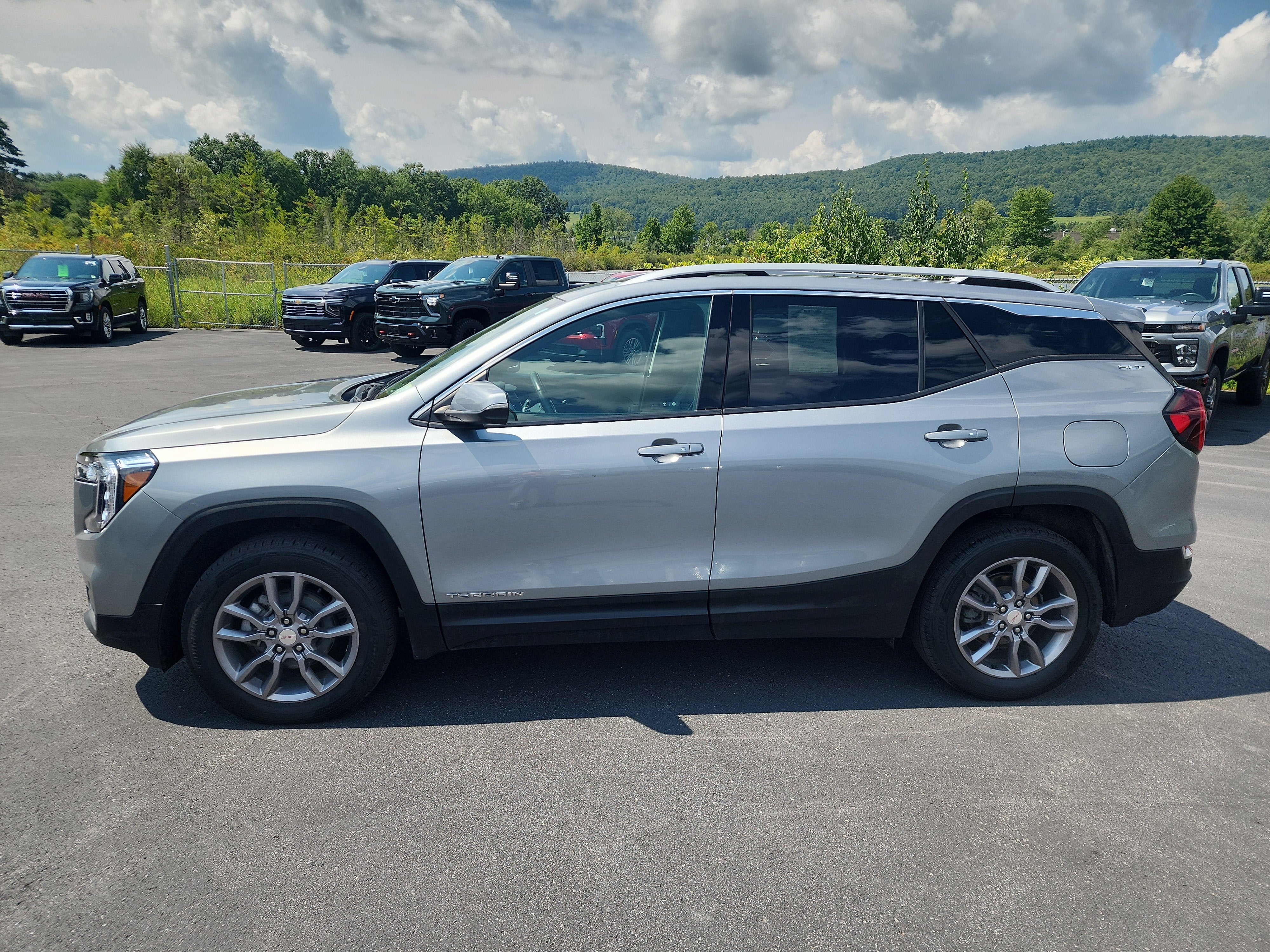 2023 GMC Terrain SLT