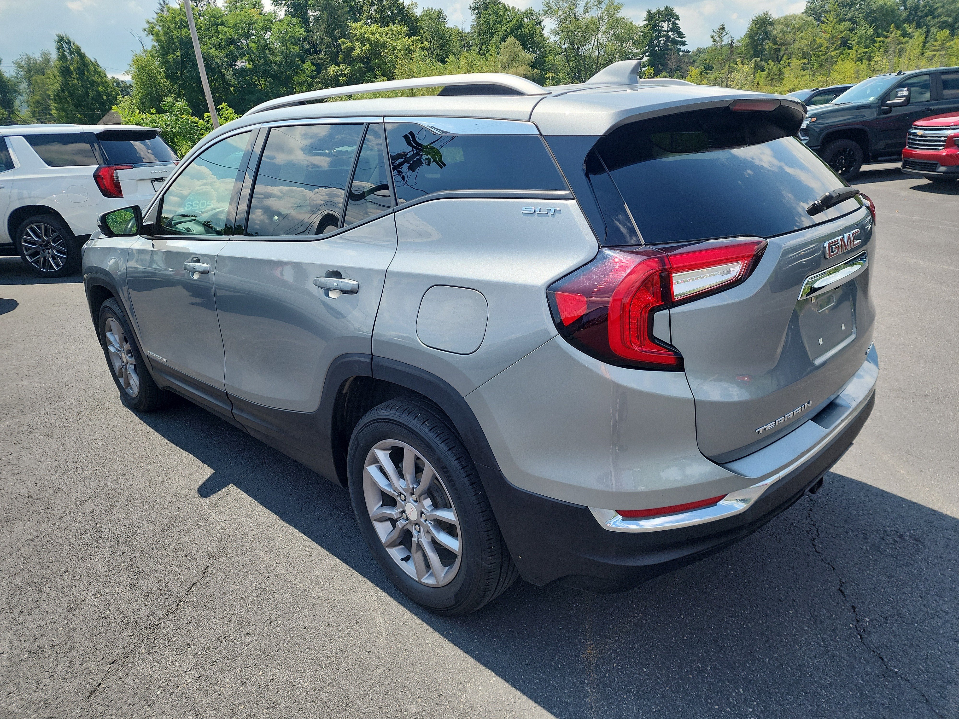 2023 GMC Terrain SLT