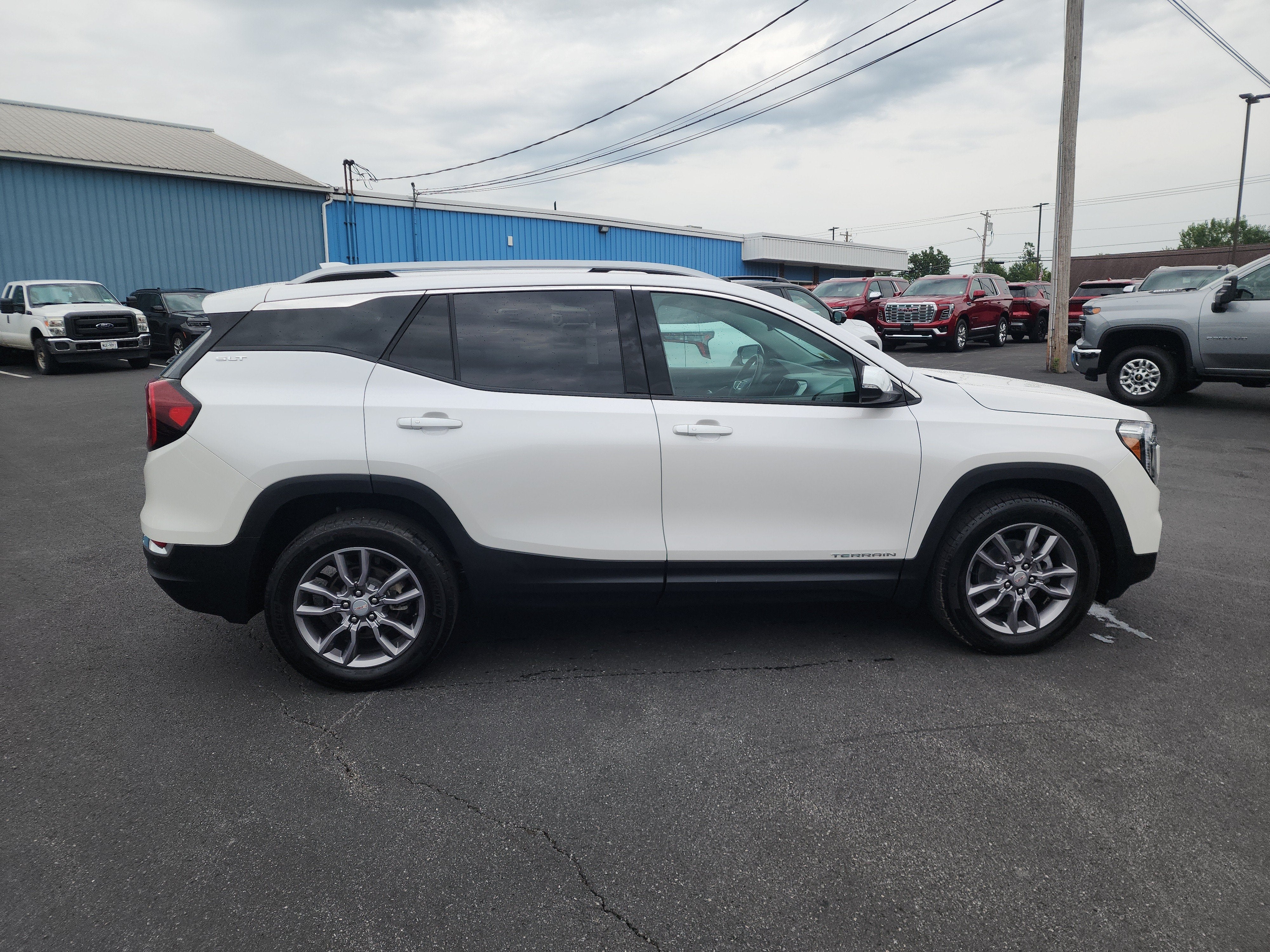 2024 GMC Terrain SLT