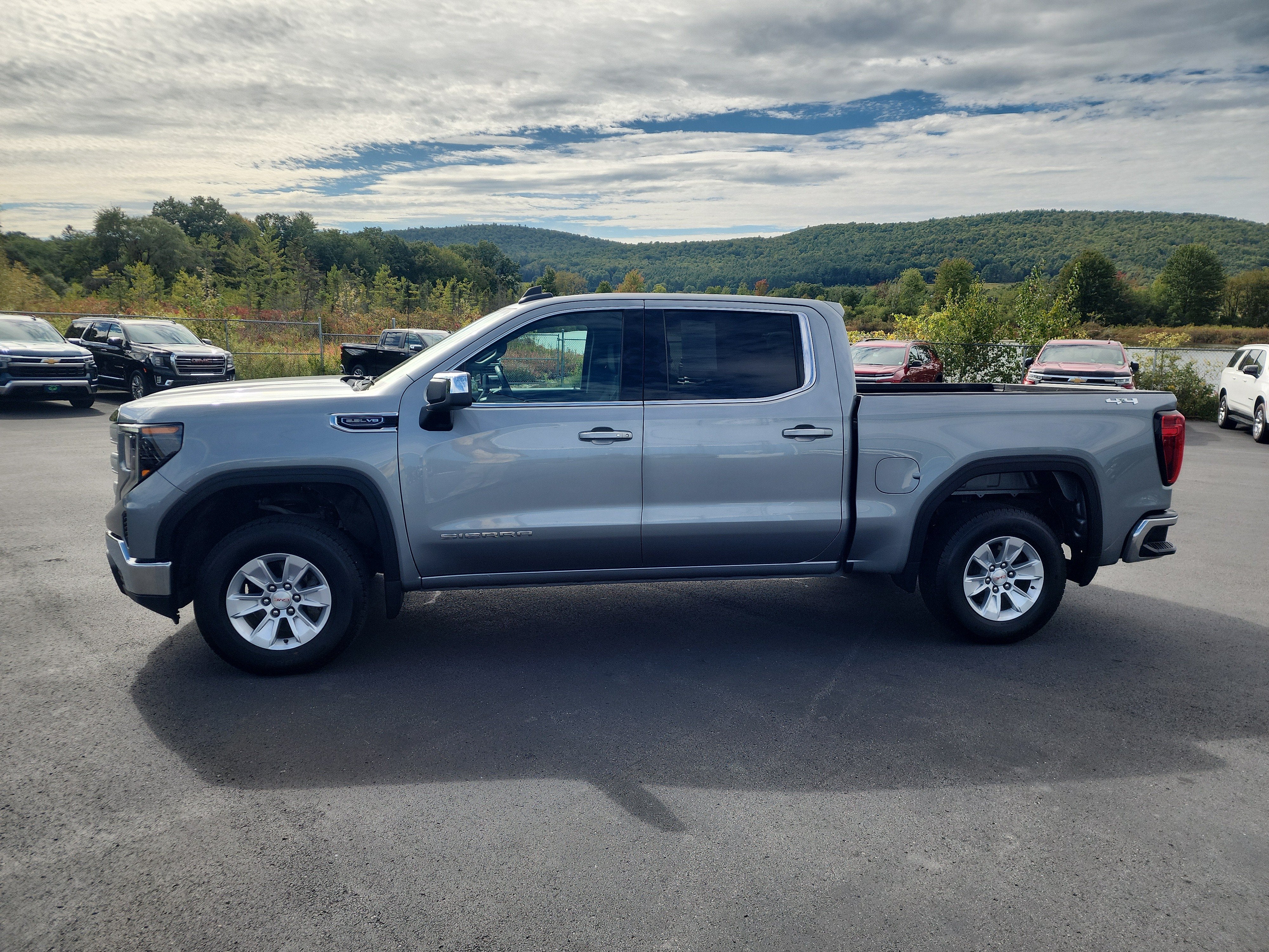 2024 GMC Sierra 1500 SLE