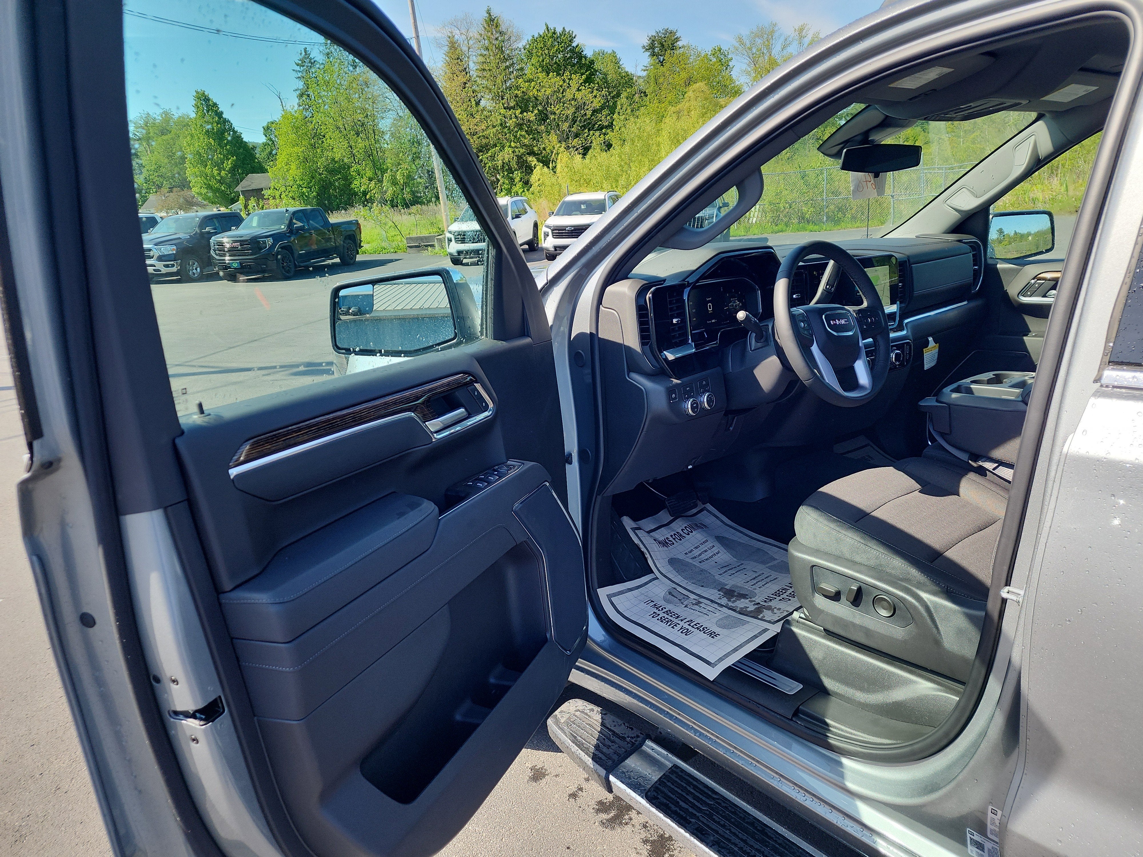 2026 GMC Sierra 1500 SLE - Photo 10