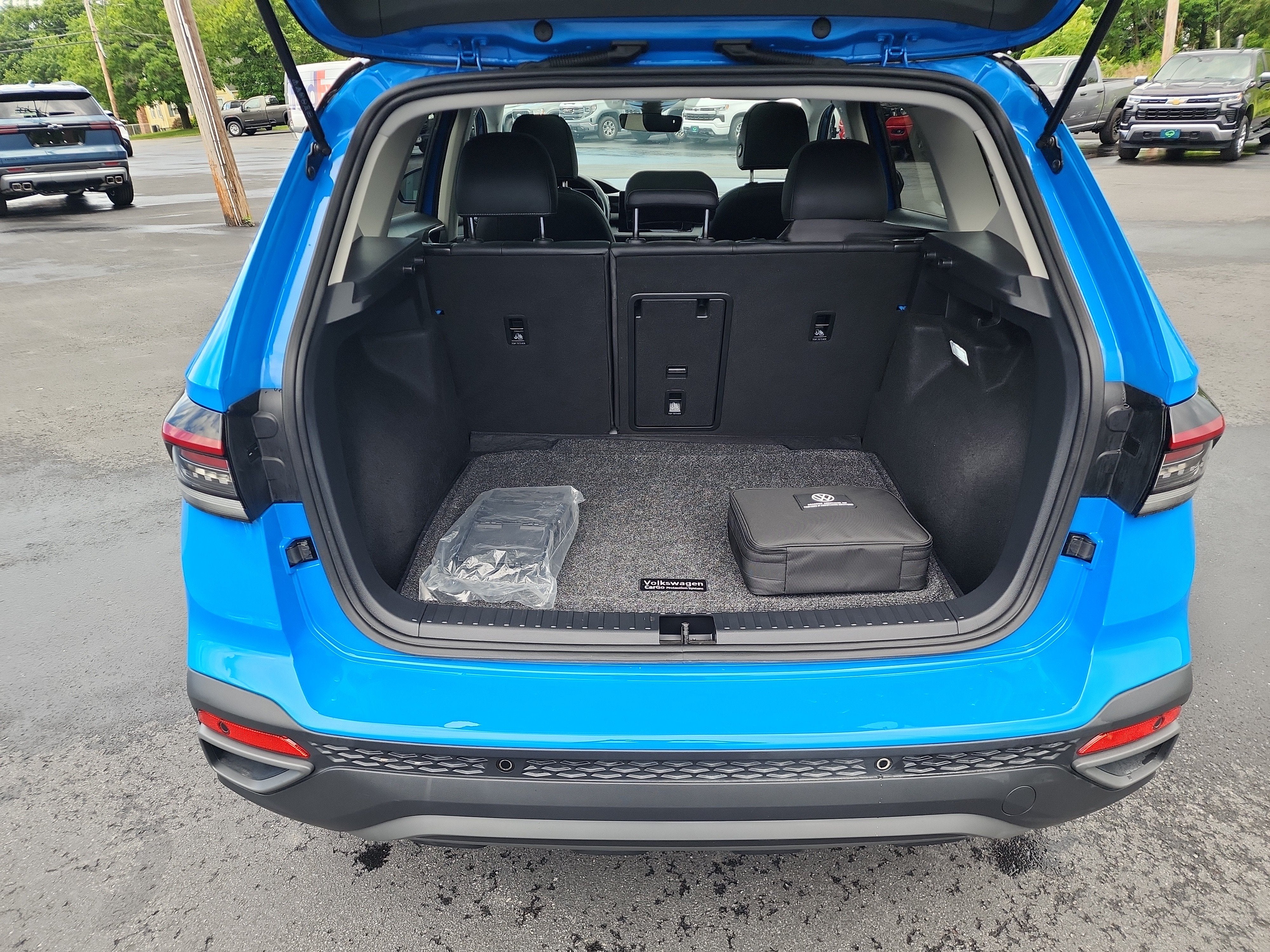 2025 Volkswagen Taos 1.5T SE Black
