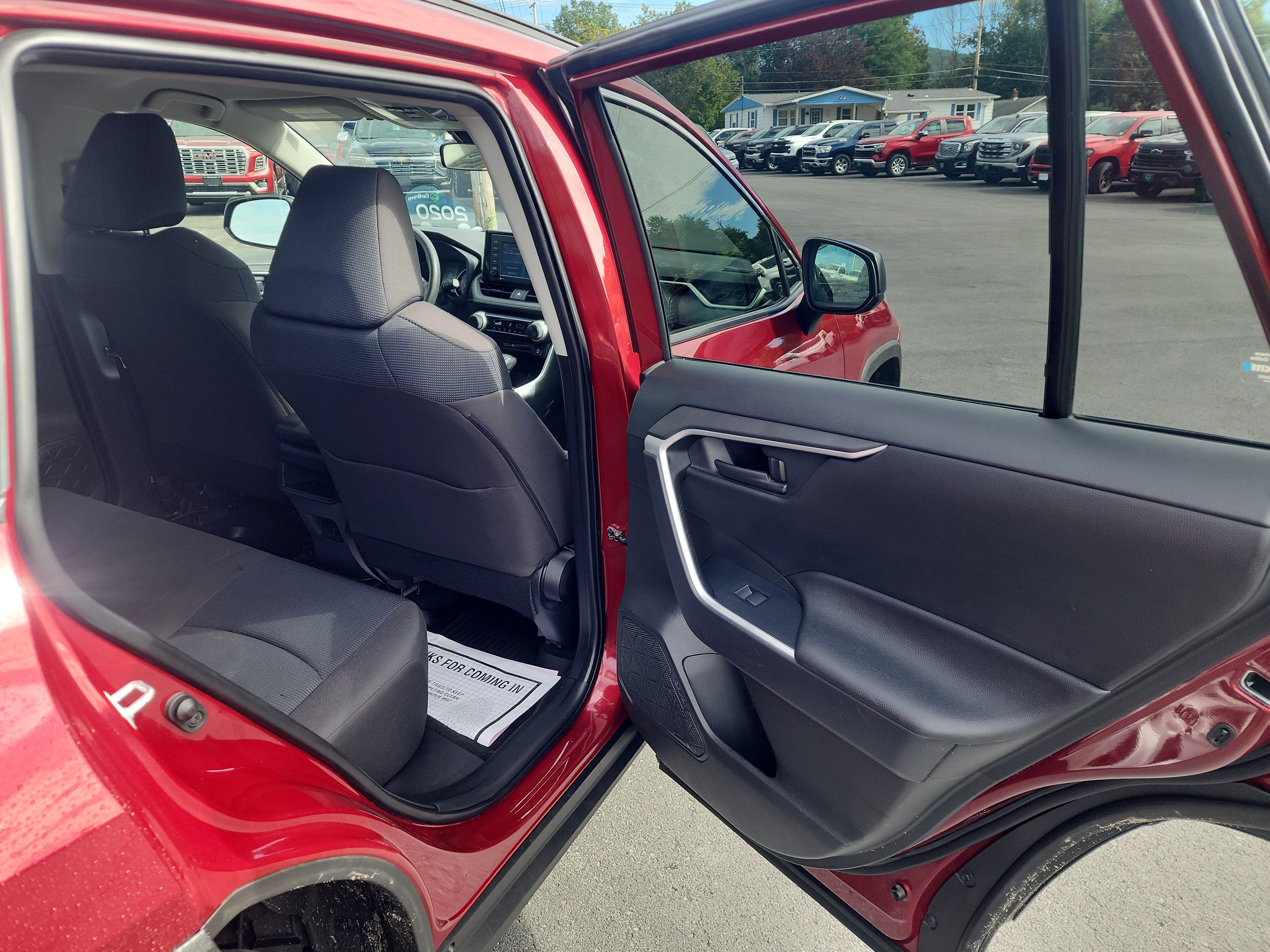 2020 Toyota RAV4 LE